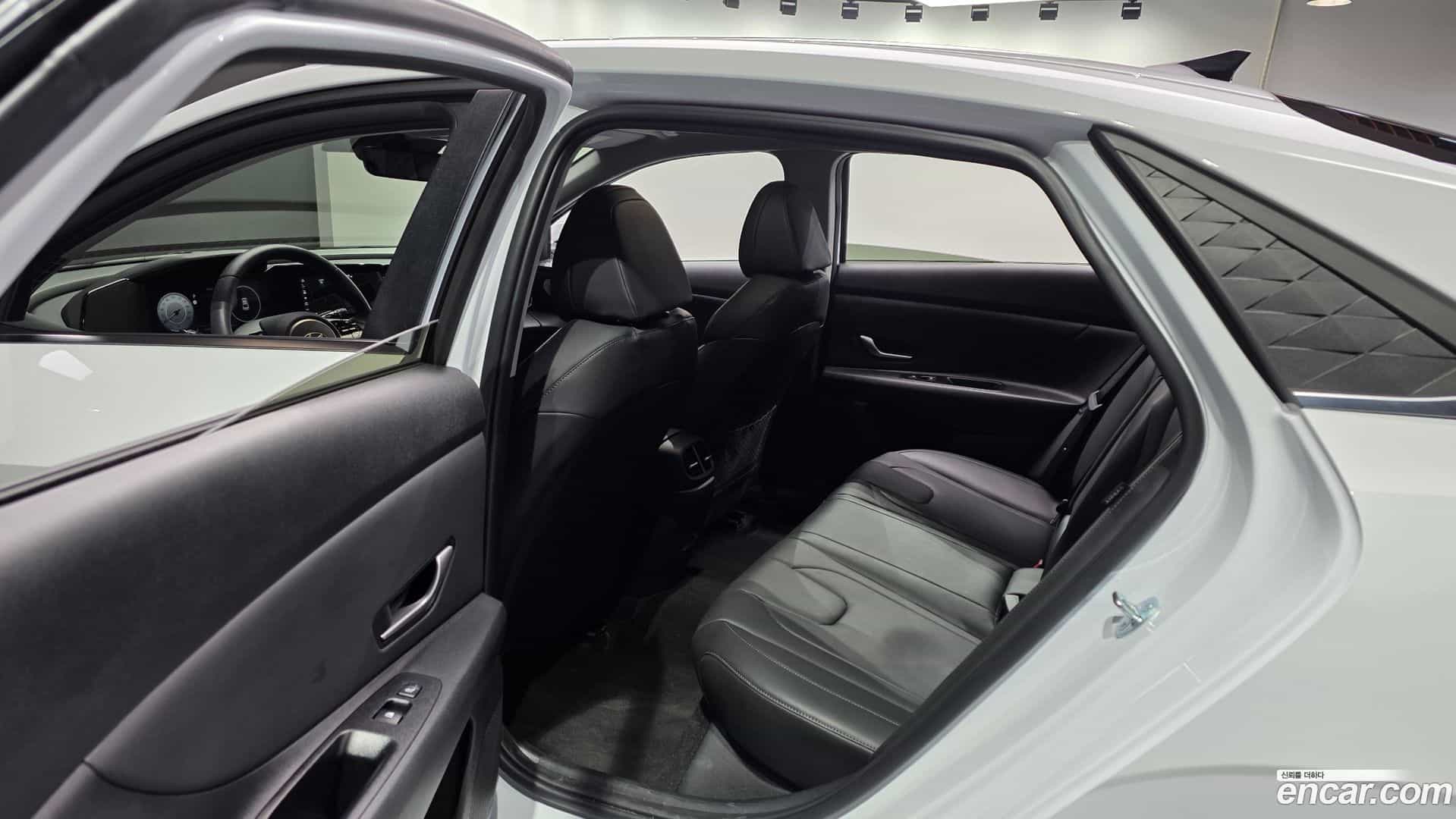 AVANTE Hyundai 2025.3-OPTION-016