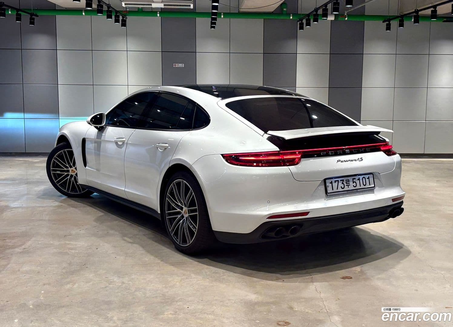 Main__Slider__Photo:Panamera Porsche 2020.3-6
