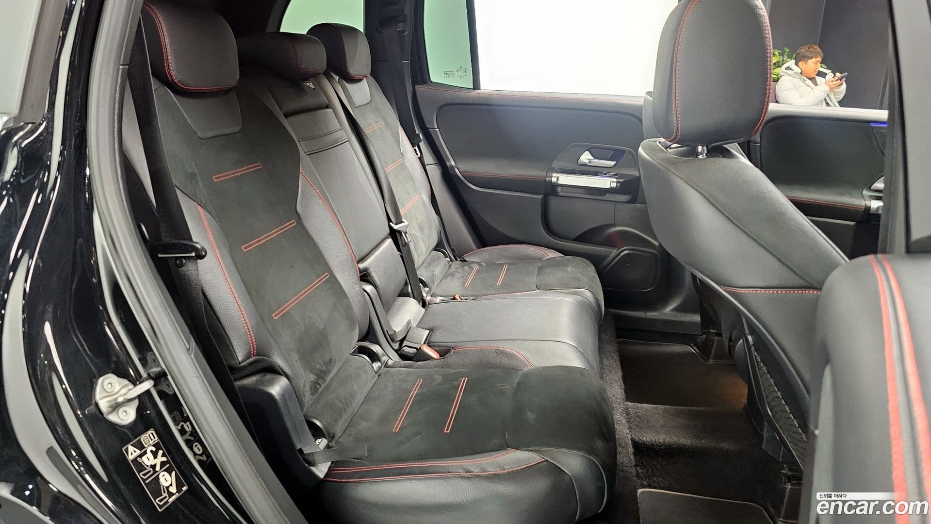 Main__Slider__Photo:GLB-Class Mercedes-Benz 2020.9-11