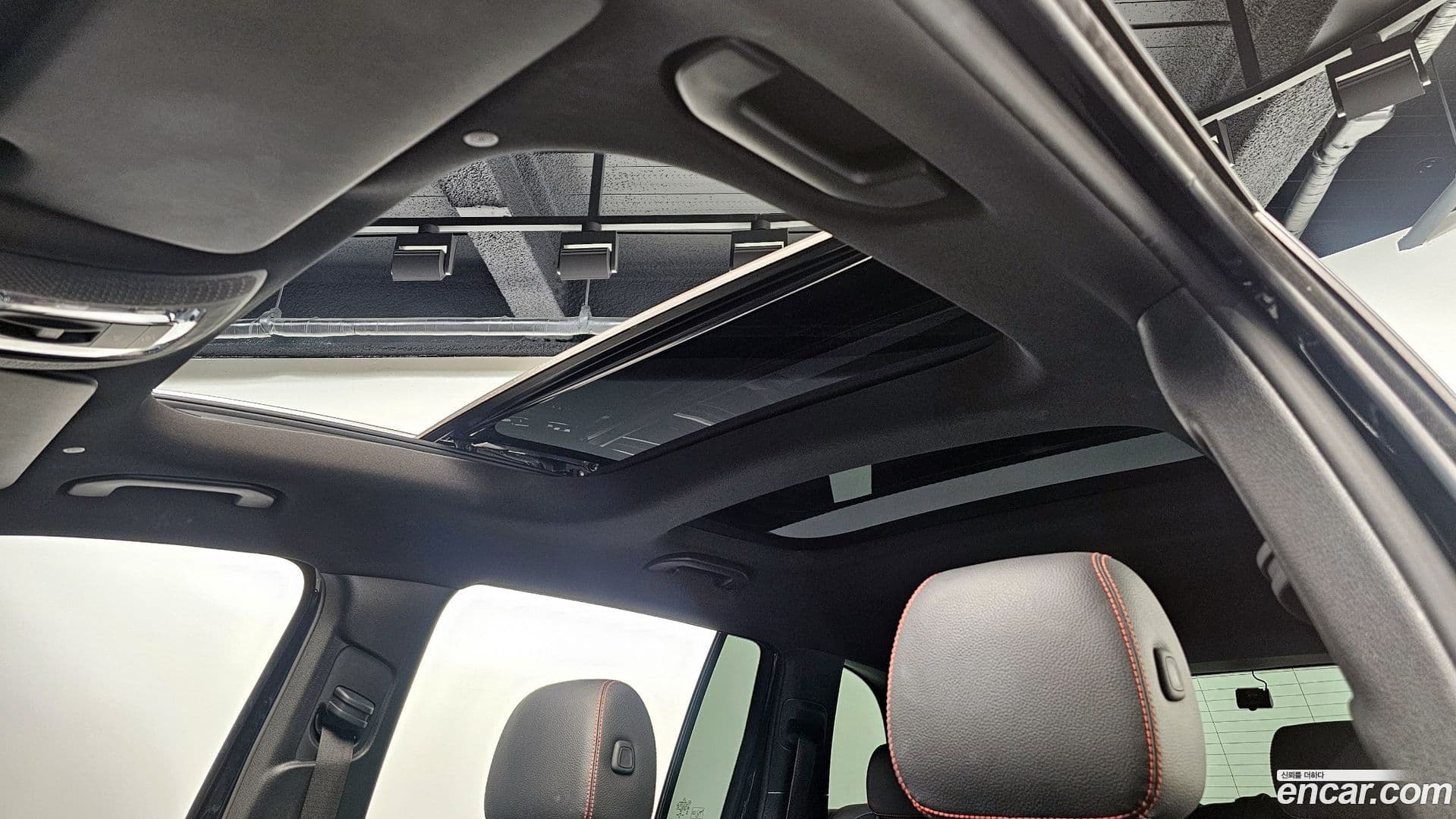 Main__Slider__Photo:GLB-Class Mercedes-Benz 2020.9-18