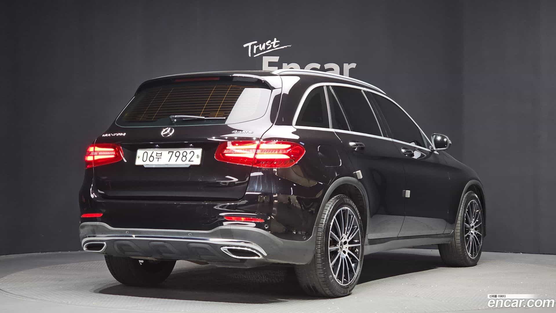 GLC-Class Mercedes-Benz 2018.7-OUTER-002