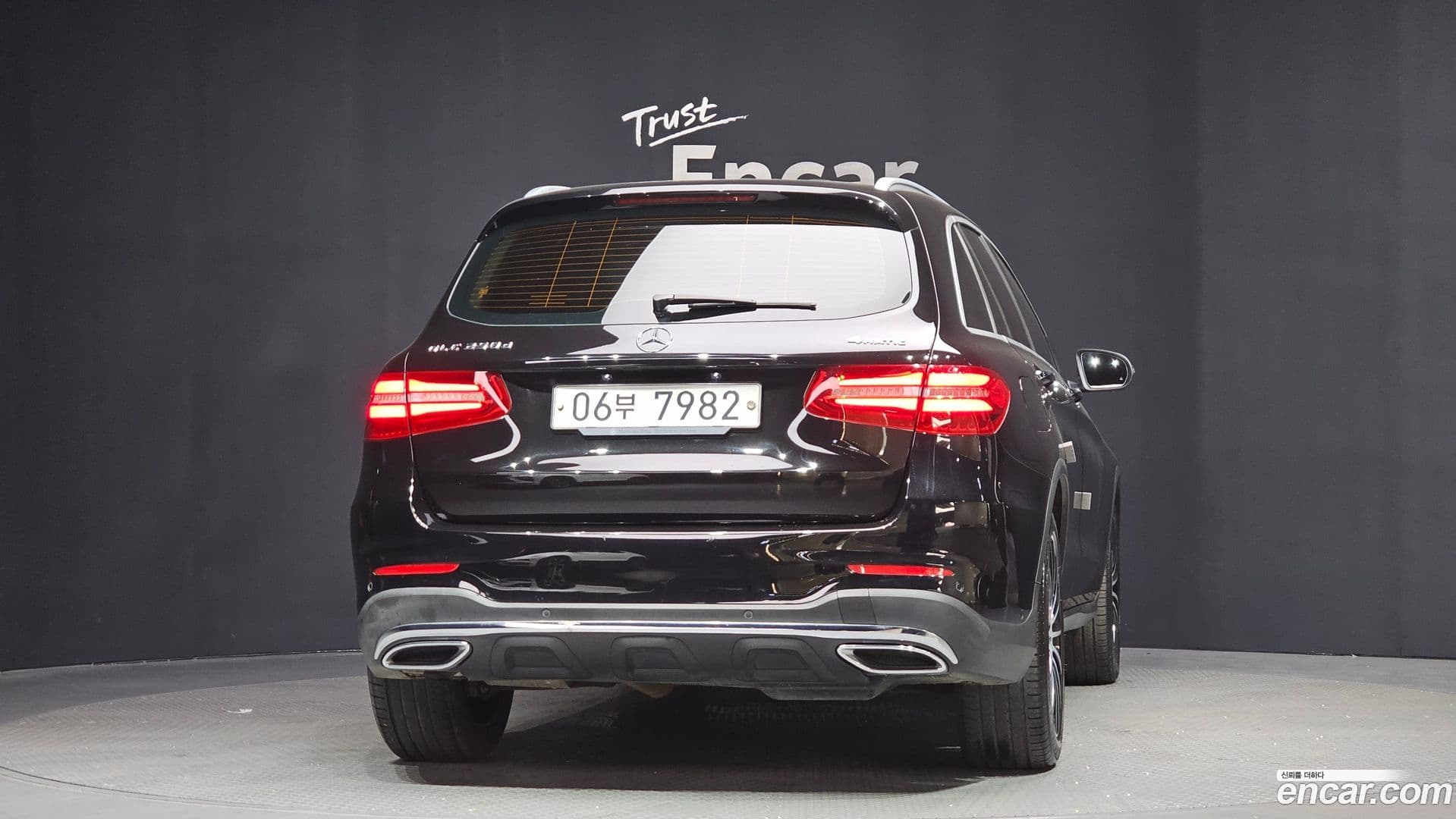 Main__Slider__Photo:GLC-Class Mercedes-Benz 2018.7-3