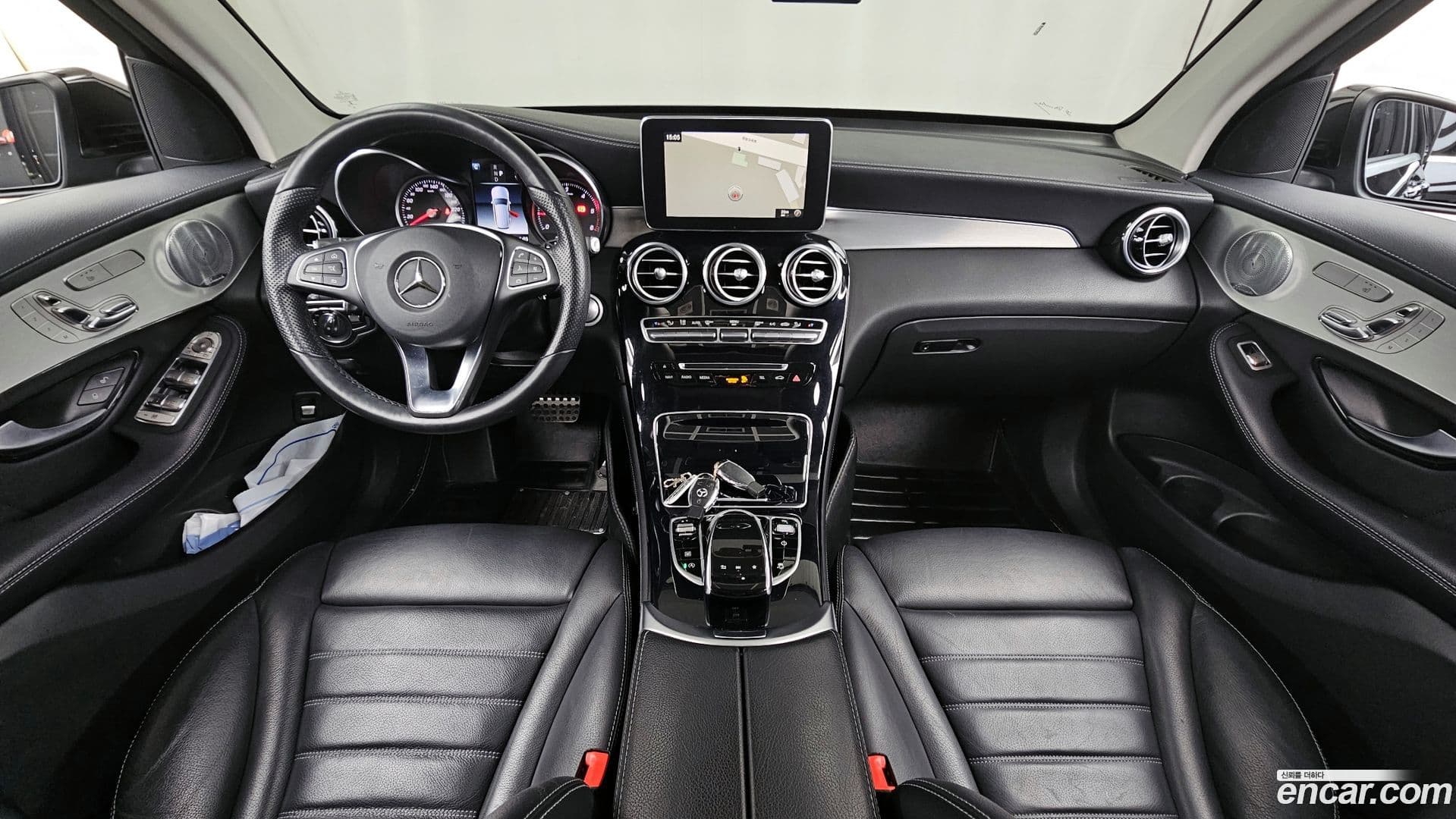 Main__Slider__Photo:GLC-Class Mercedes-Benz 2018.7-6