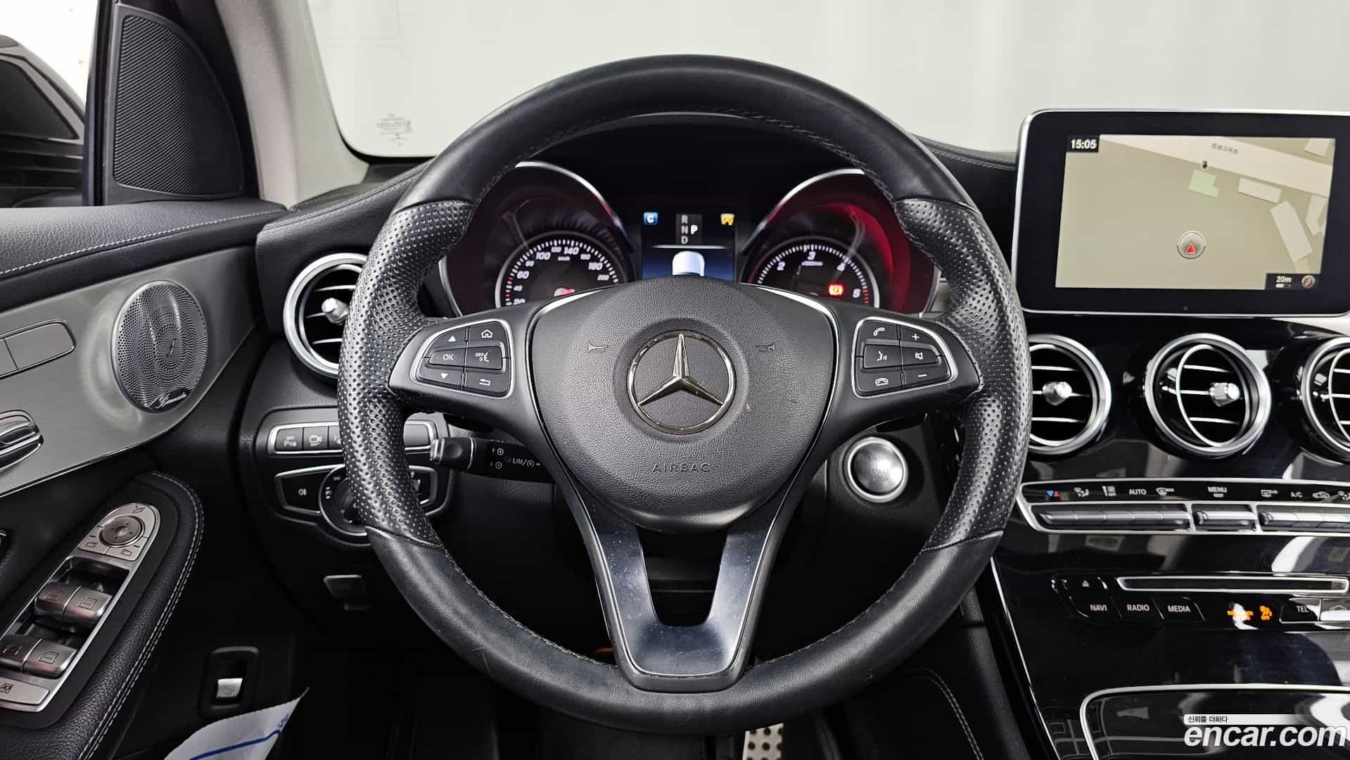 GLC-Class Mercedes-Benz 2018.7-OPTION-017