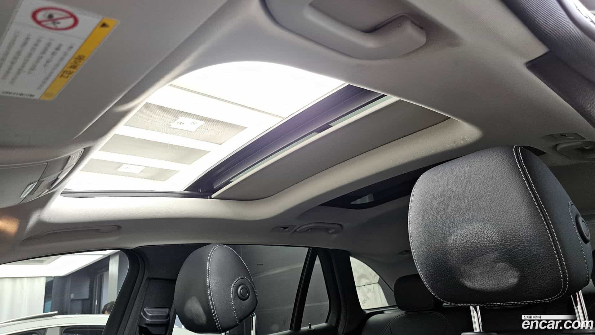 GLC-Class Mercedes-Benz 2018.7-OPTION-022