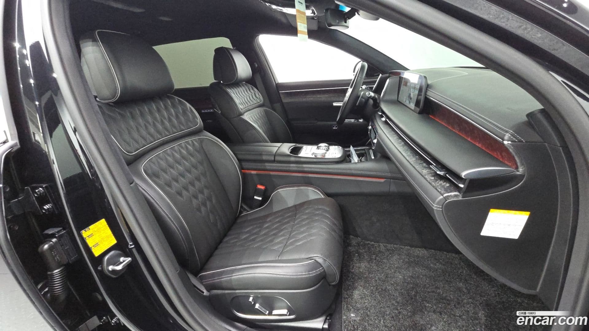 Main__Slider__Photo:G90 Genesis 2022.9-10