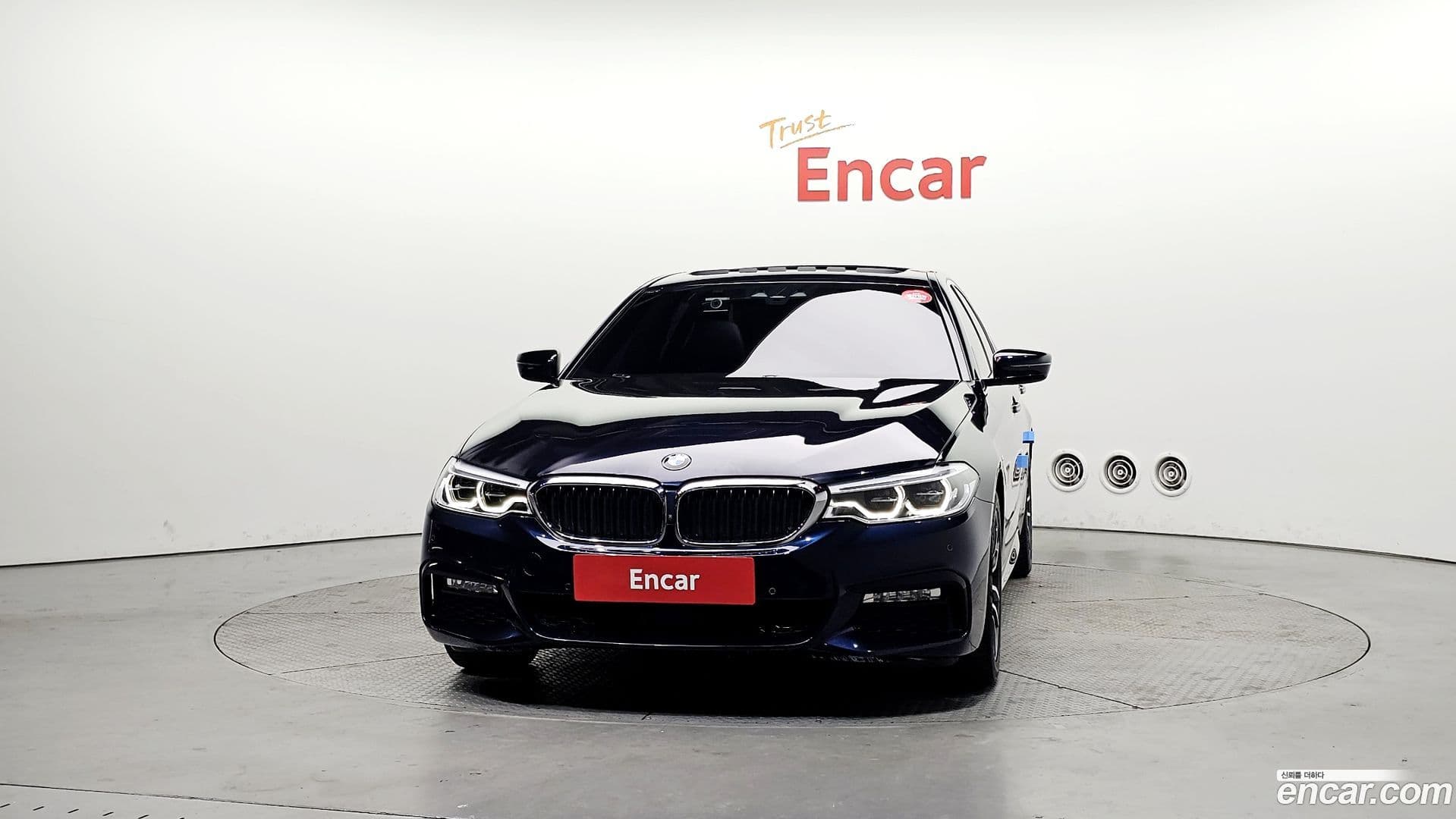 Main__Slider__Photo:5-Series BMW 2018.1-2