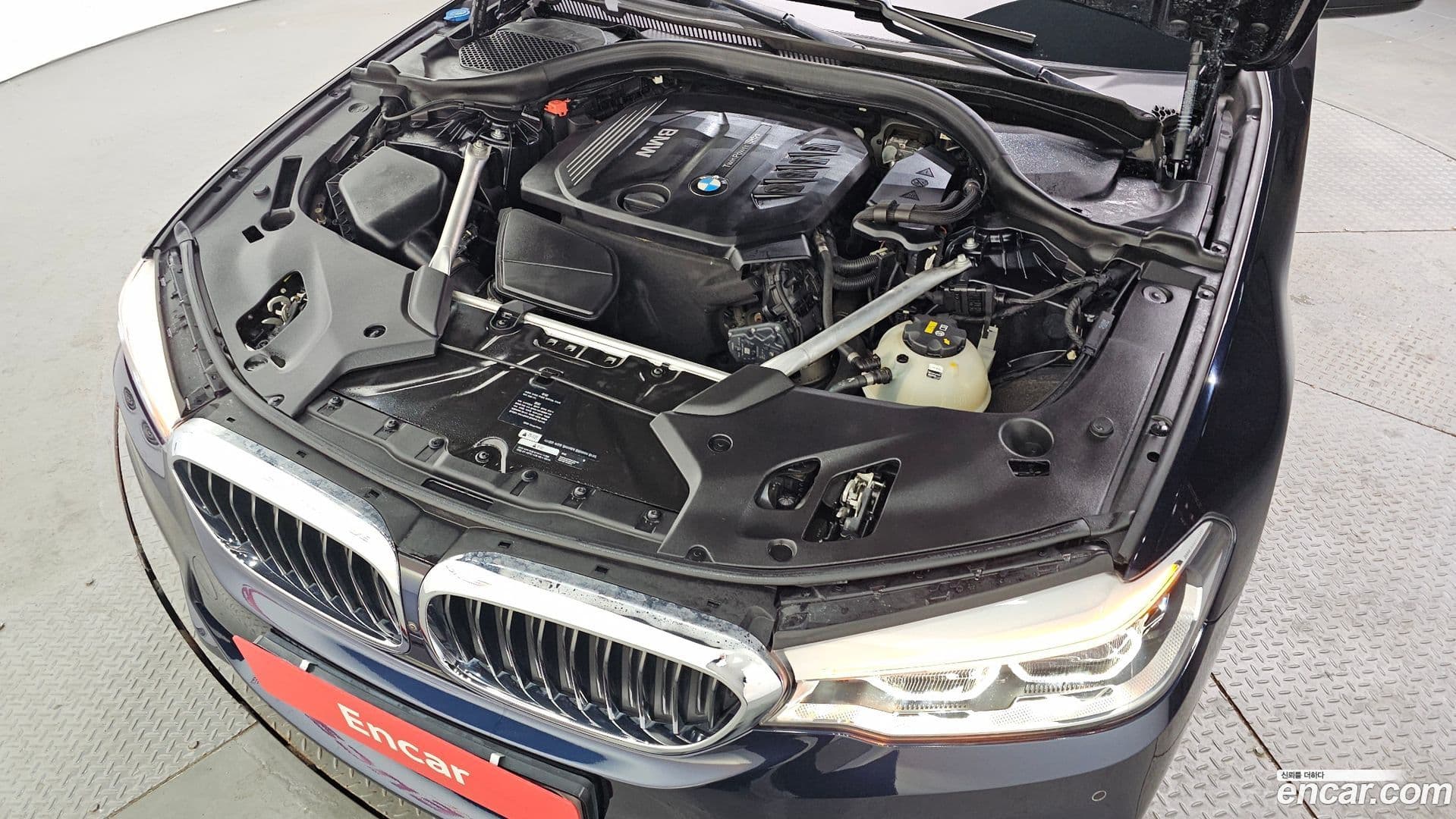 Main__Slider__Photo:5-Series BMW 2018.1-5