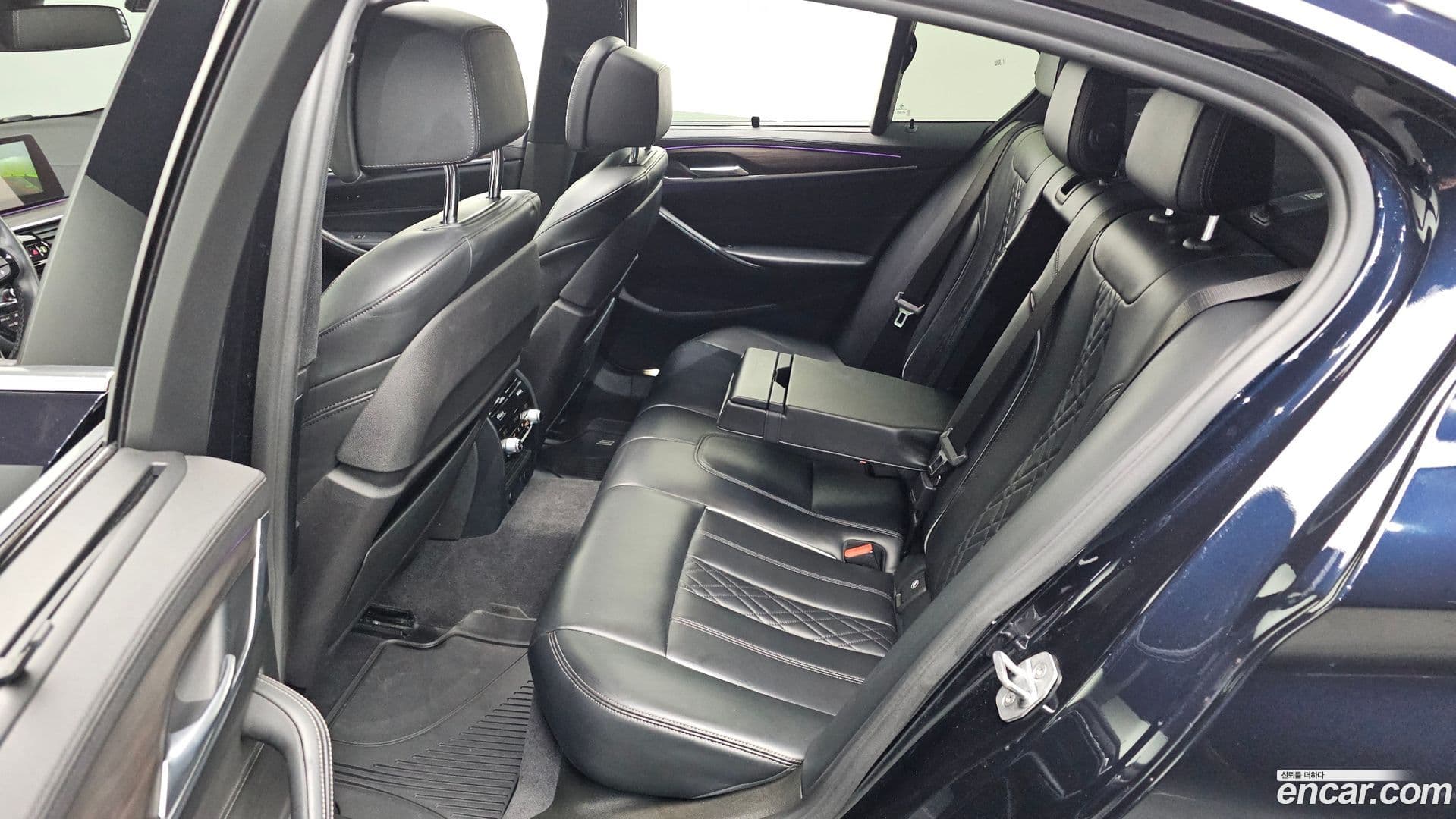 Main__Slider__Photo:5-Series BMW 2018.1-10