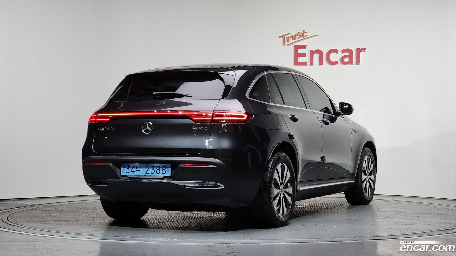 Main__Slider__Photo:EQC Mercedes-Benz 2021.11-1