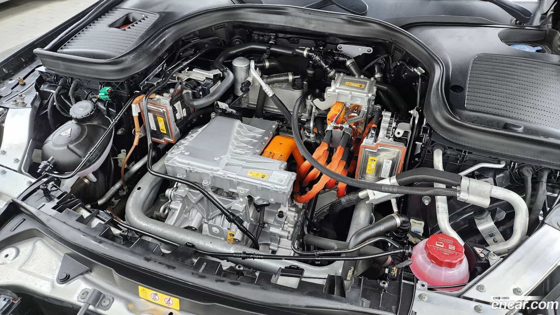 EQC Mercedes-Benz 2021.11-INNER-006