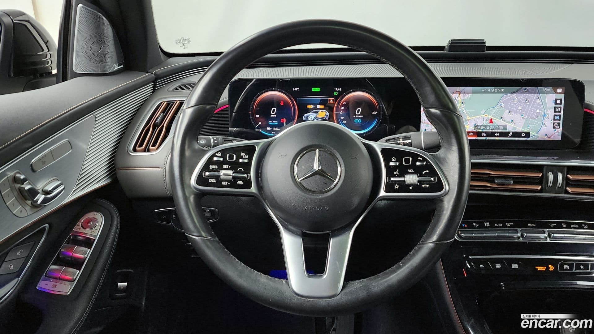 Main__Slider__Photo:EQC Mercedes-Benz 2021.11-12