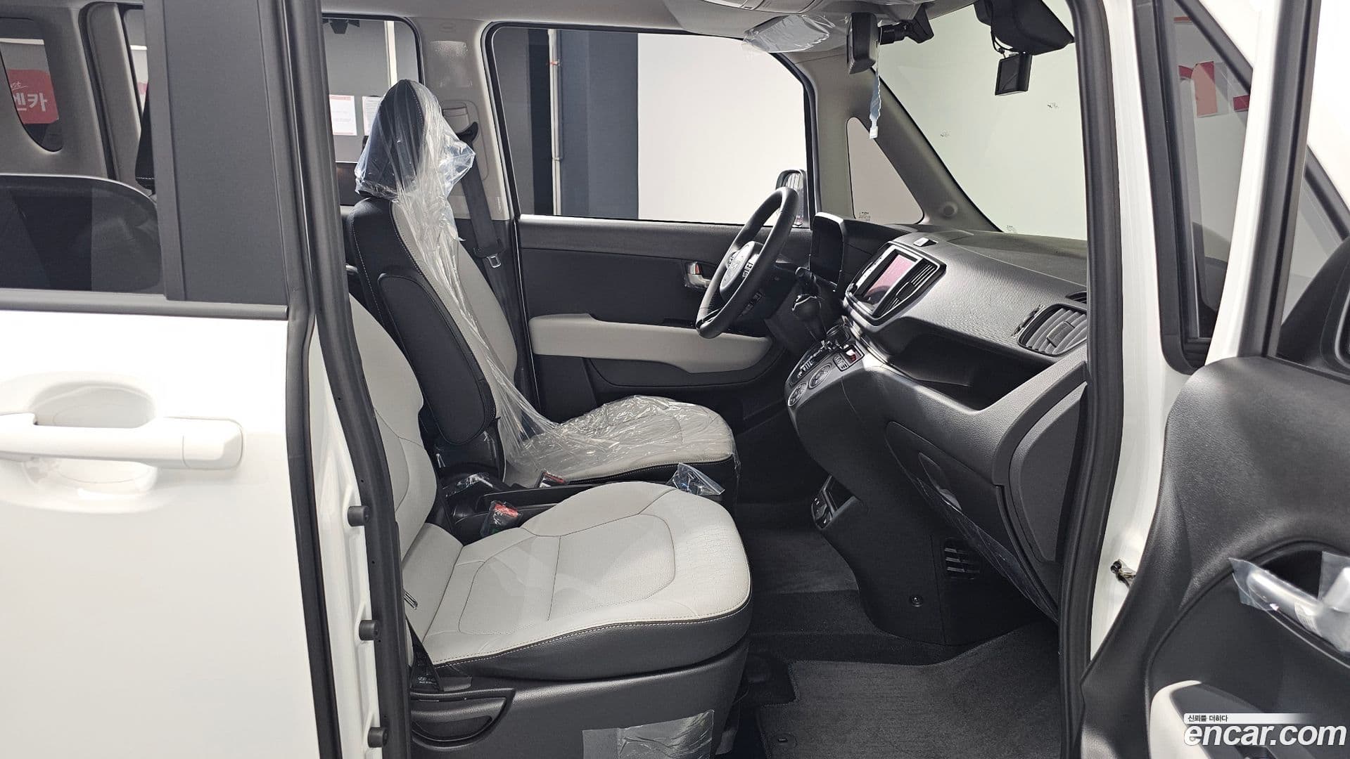 Main__Slider__Photo:RAY Kia 2025.11-10