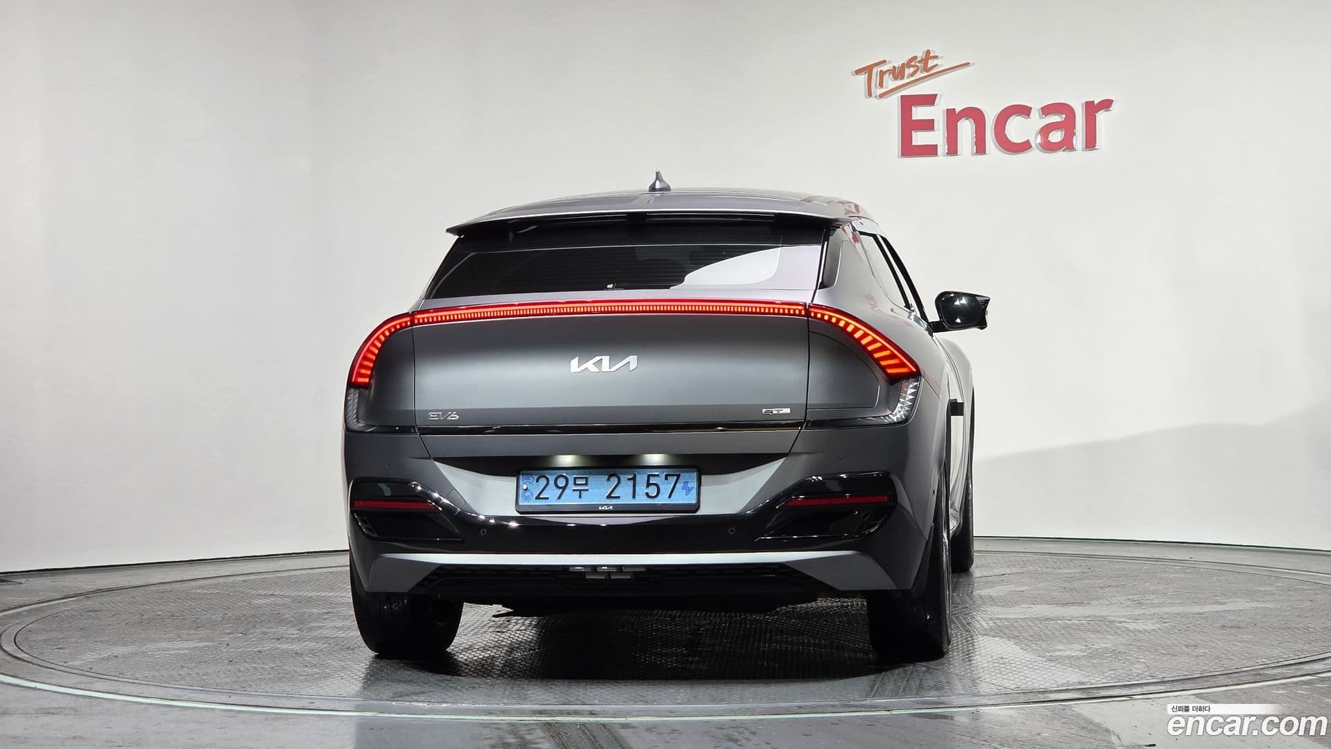 Main__Slider__Photo:EV6 Kia 2022.2-3