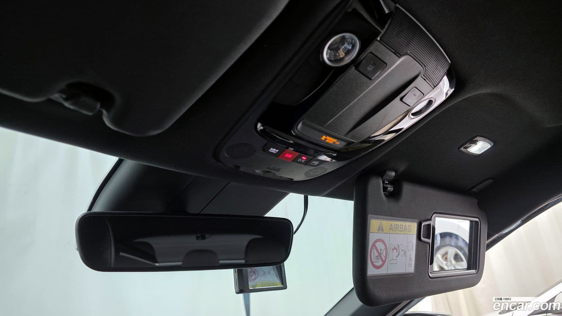 Main__Slider__Photo:EV6 Kia 2022.2-16