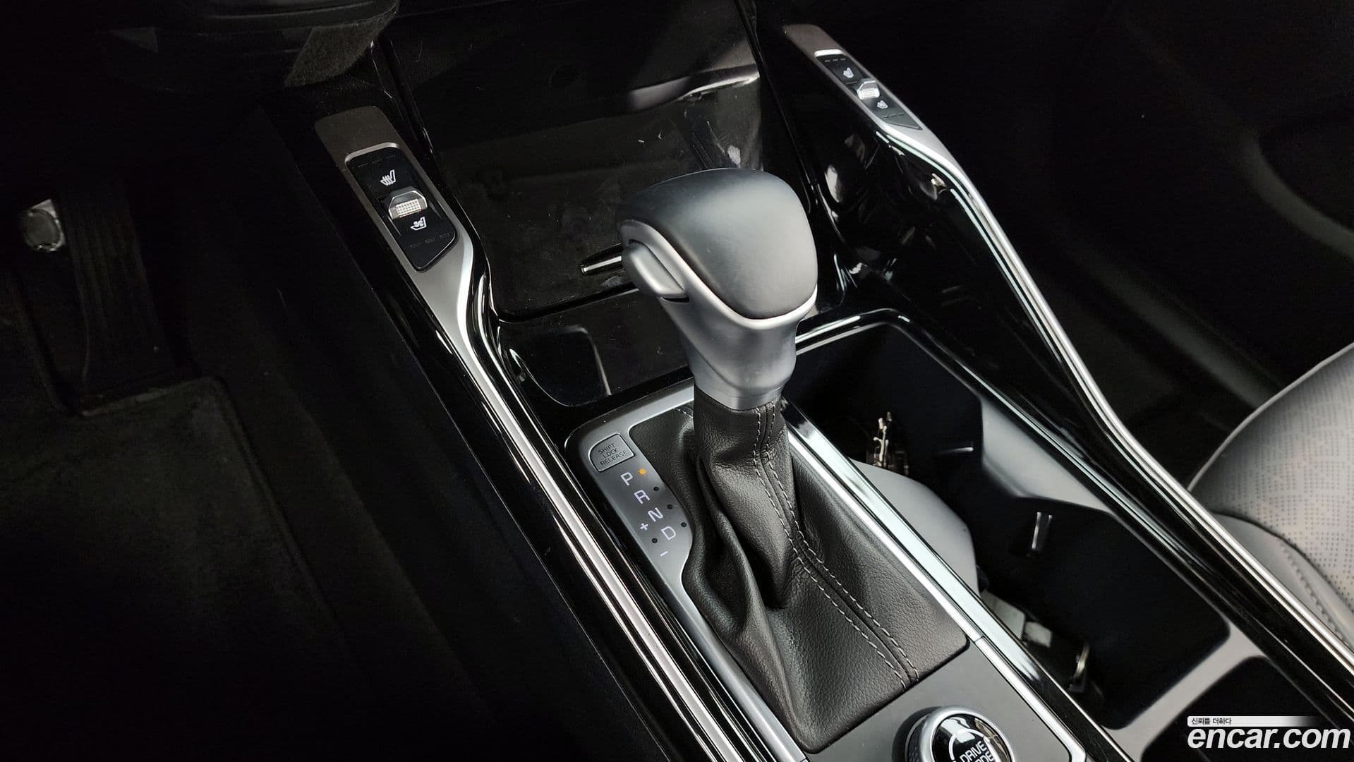 Main__Slider__Photo:Sorento Kia 2022.0-8