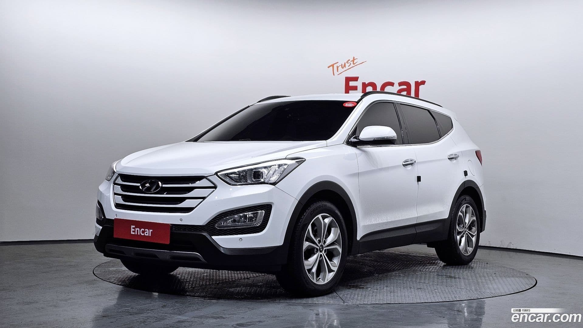 Main__Slider__Photo:Santafe Hyundai 2015.3-0