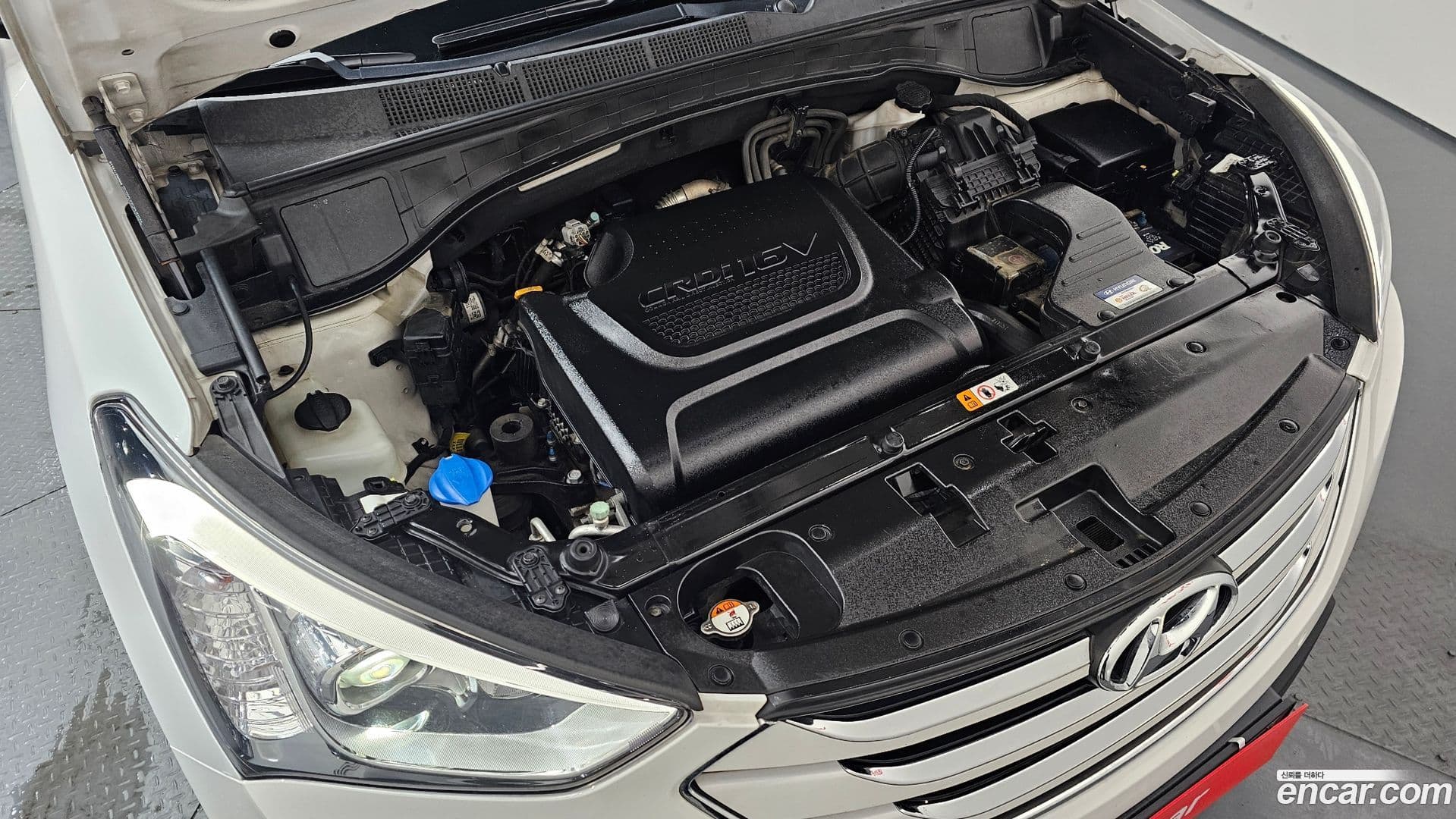 Main__Slider__Photo:Santafe Hyundai 2015.3-5