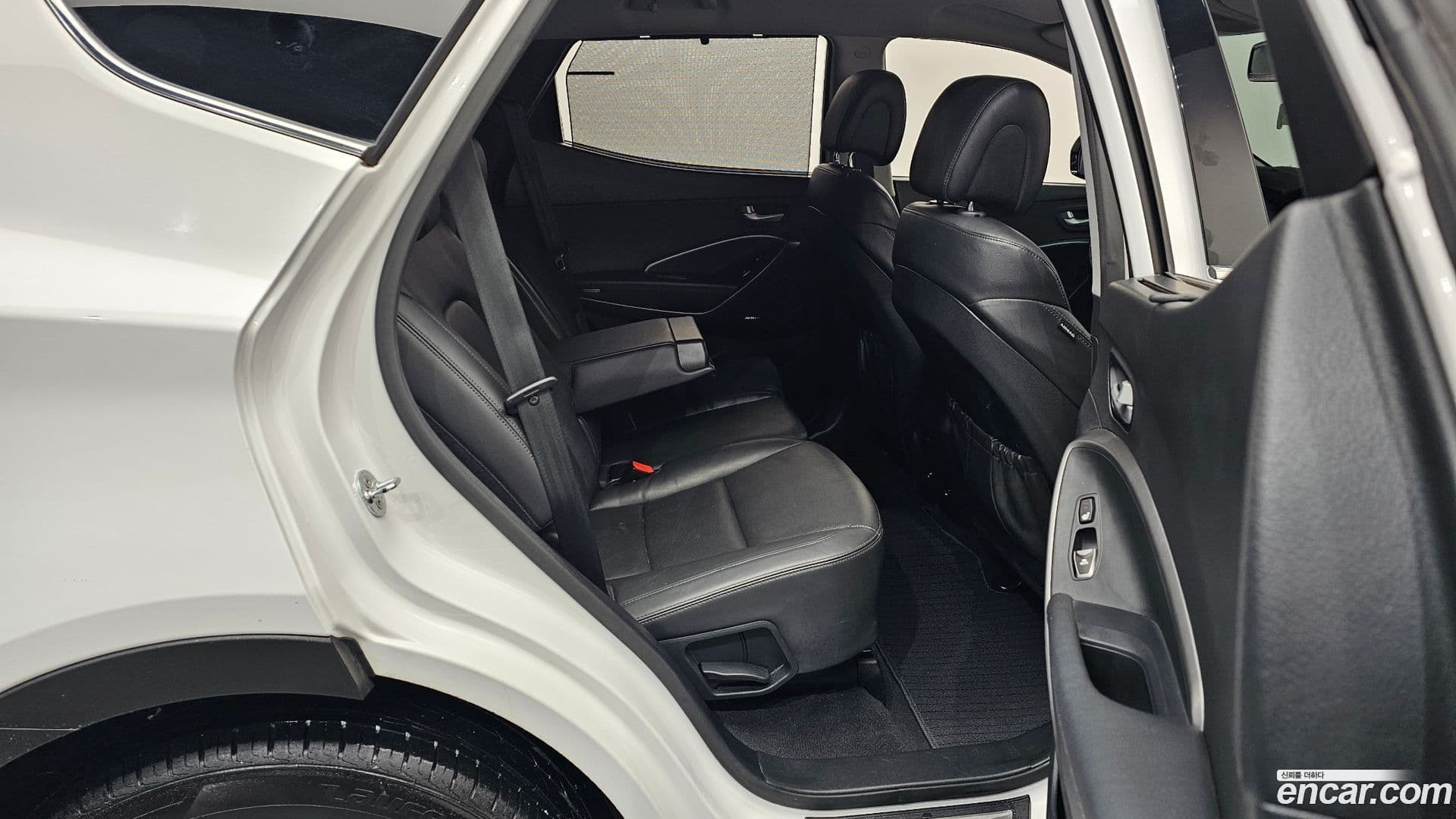 Main__Slider__Photo:Santafe Hyundai 2015.3-11