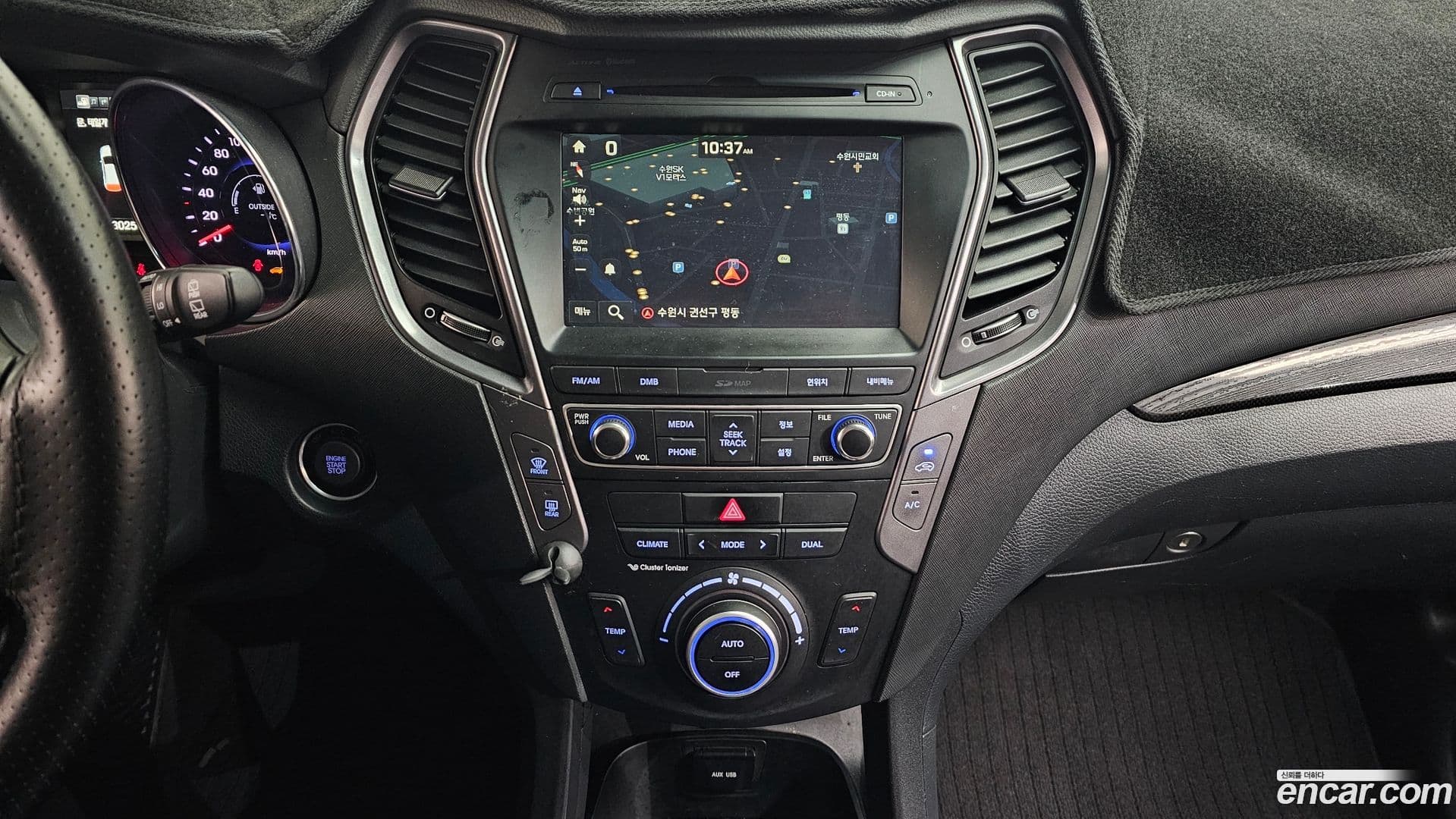 Main__Slider__Photo:Santafe Hyundai 2015.3-14