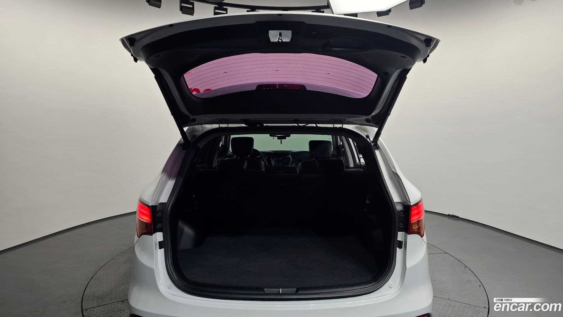 Main__Slider__Photo:Santafe Hyundai 2015.3-19