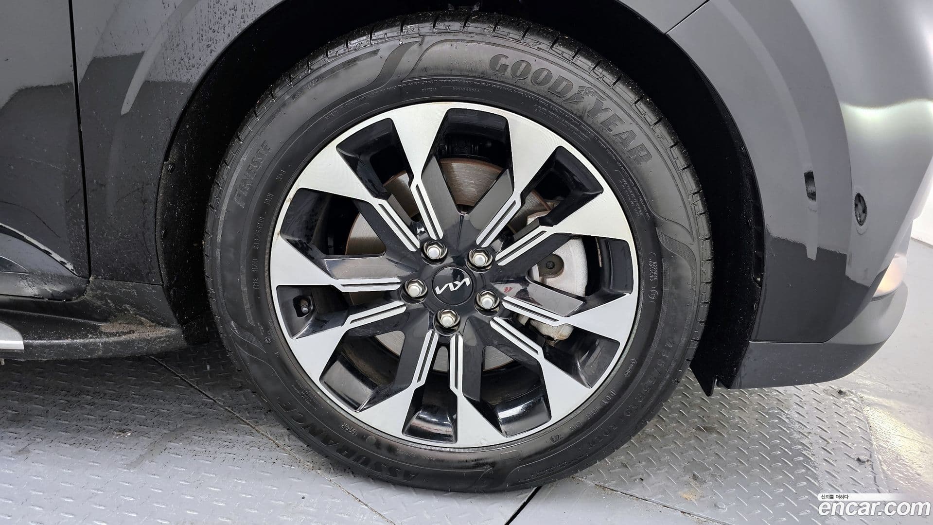 Main__Slider__Photo:Canival Kia 2023.3-4