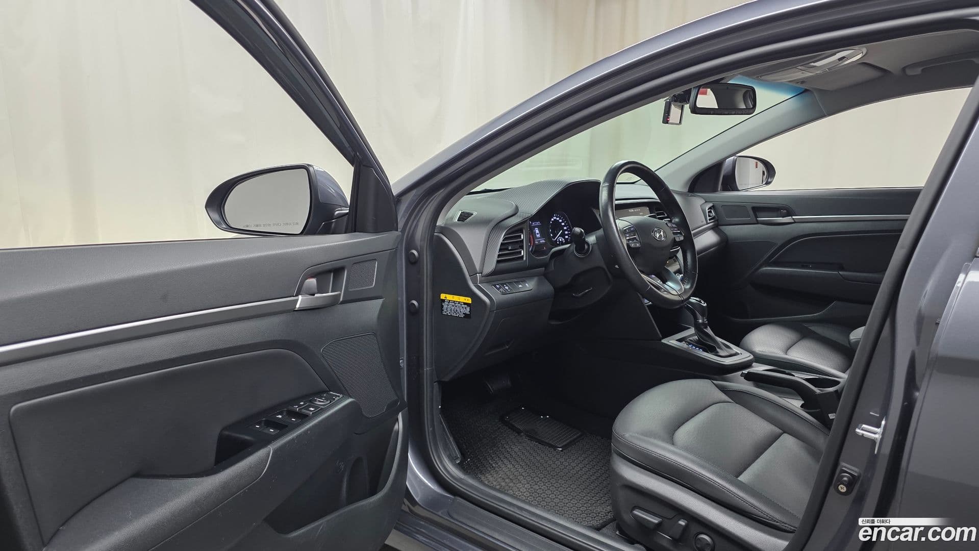 Main__Slider__Photo:AVANTE Hyundai 2019.4-9