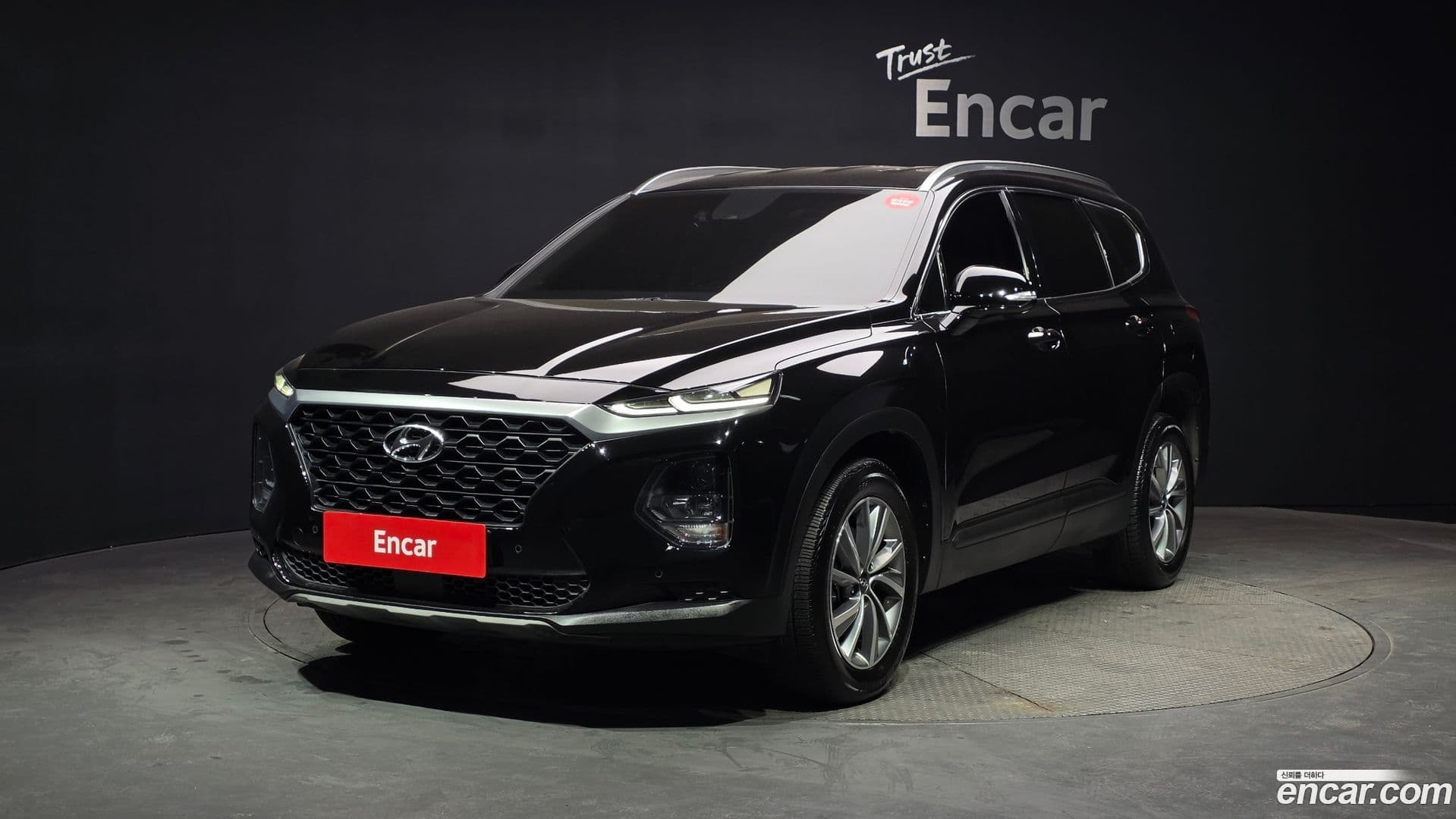 Main__Slider__Photo:Santafe Hyundai 2018.2-0