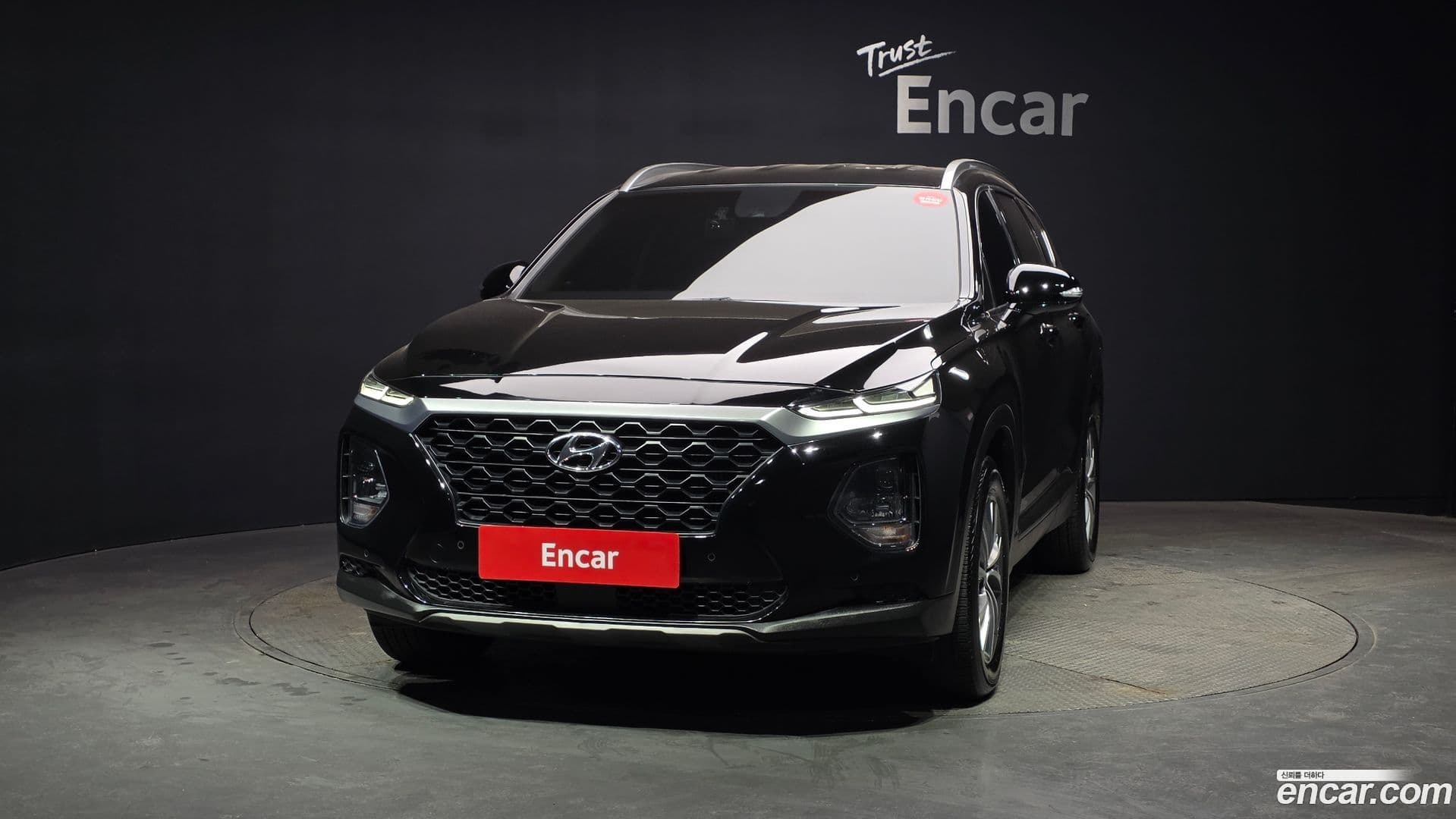 Main__Slider__Photo:Santafe Hyundai 2018.2-2