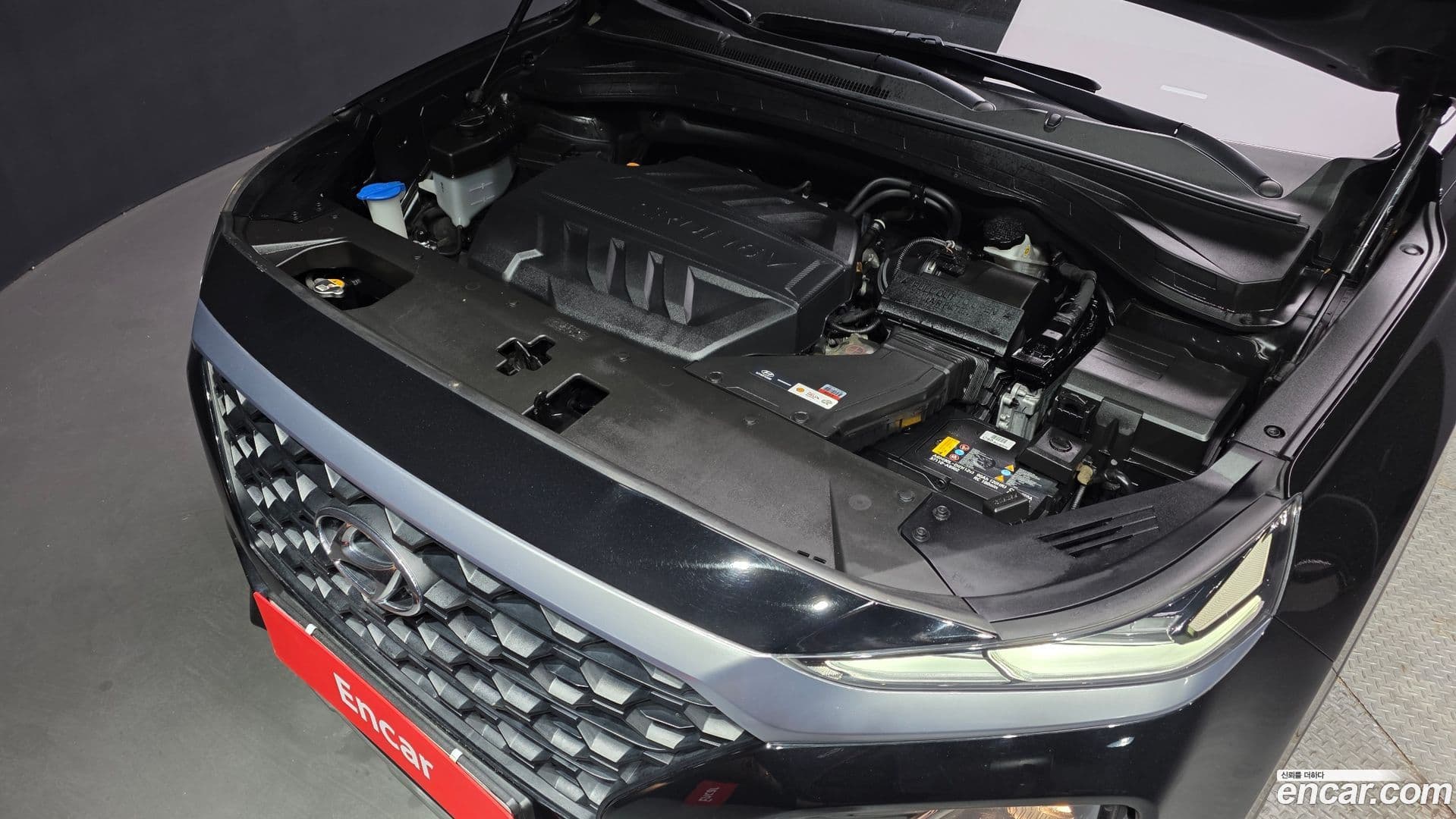 Main__Slider__Photo:Santafe Hyundai 2018.2-5