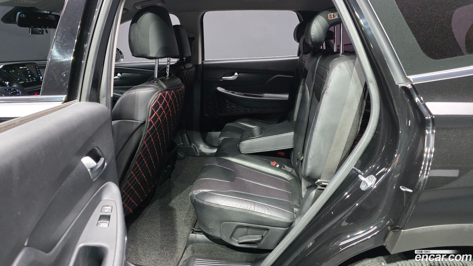 Main__Slider__Photo:Santafe Hyundai 2018.2-11