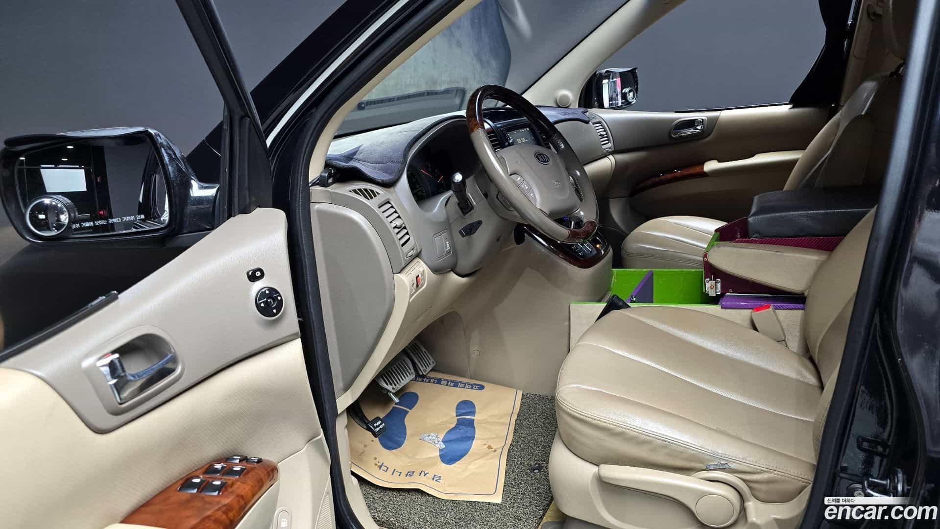 Canival Kia 2009.2-INNER-010