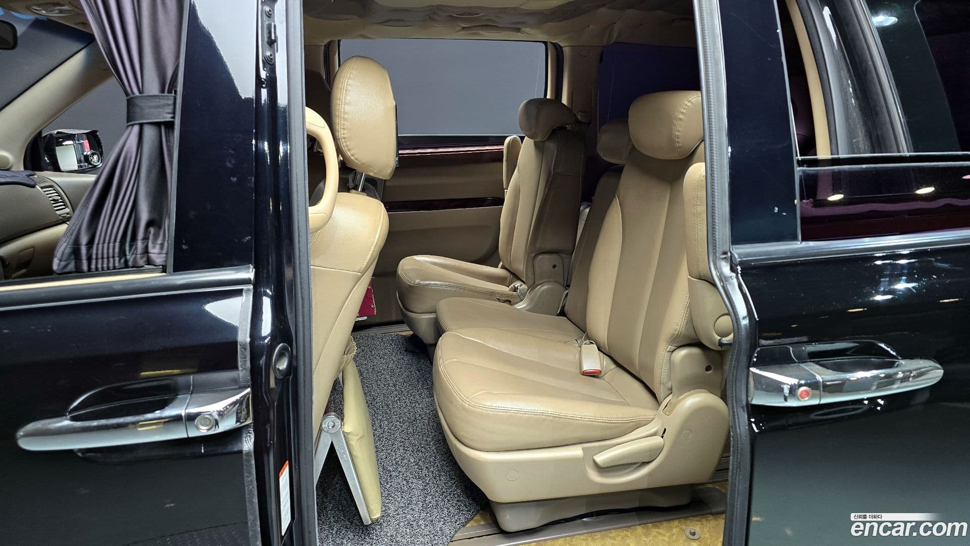 Main__Slider__Photo:Canival Kia 2009.2-10