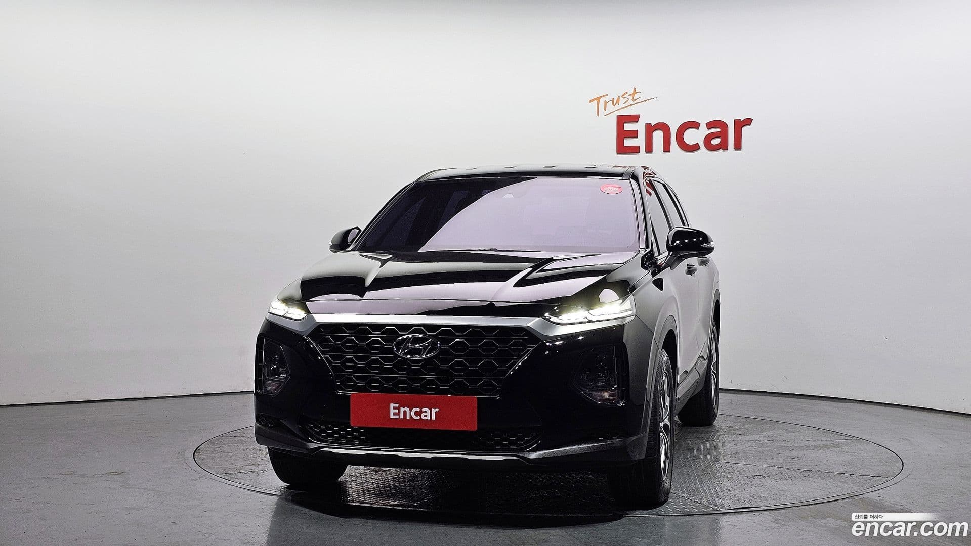 Main__Slider__Photo:Santafe Hyundai 2019.1-2