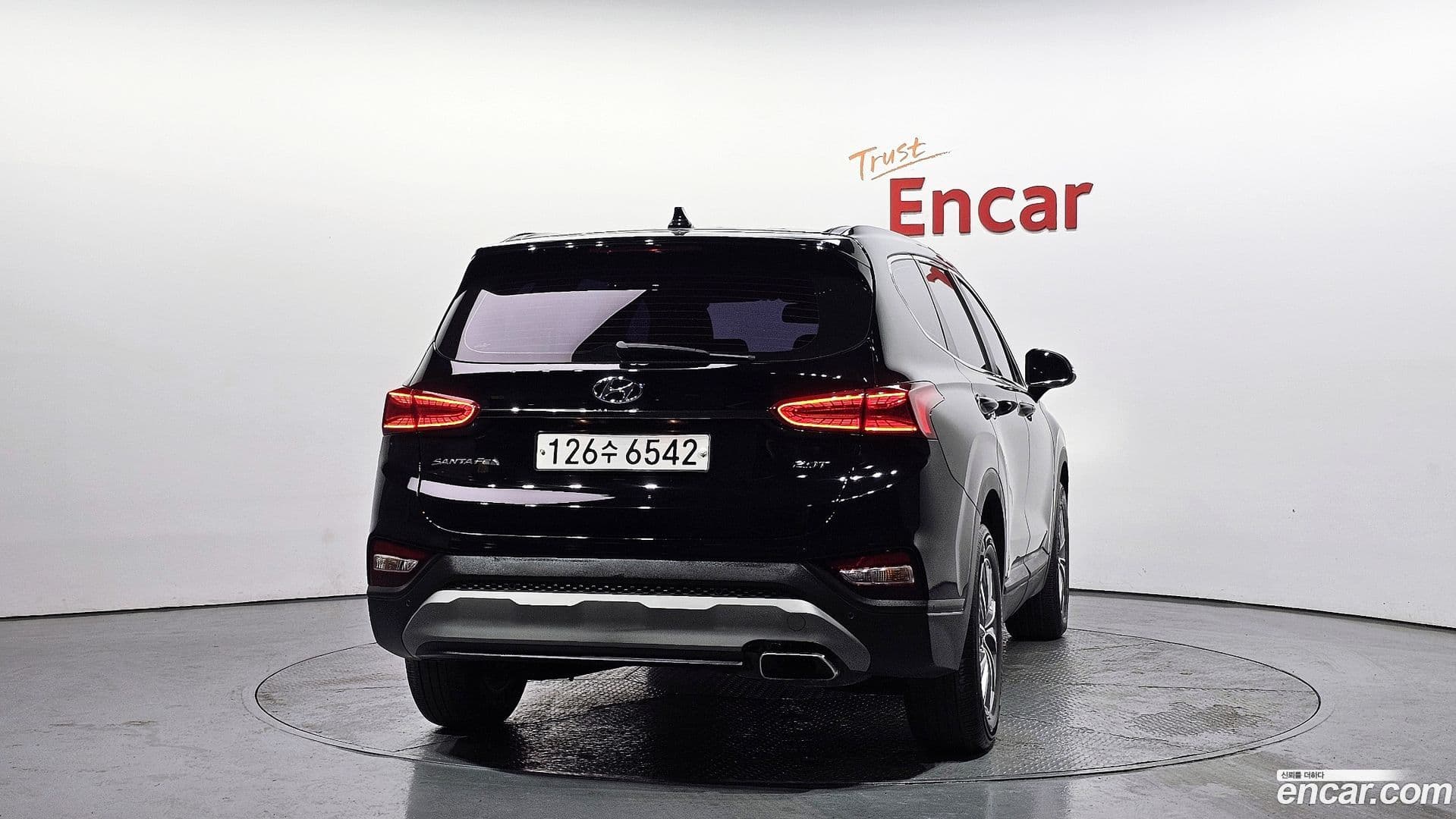 Main__Slider__Photo:Santafe Hyundai 2019.1-3