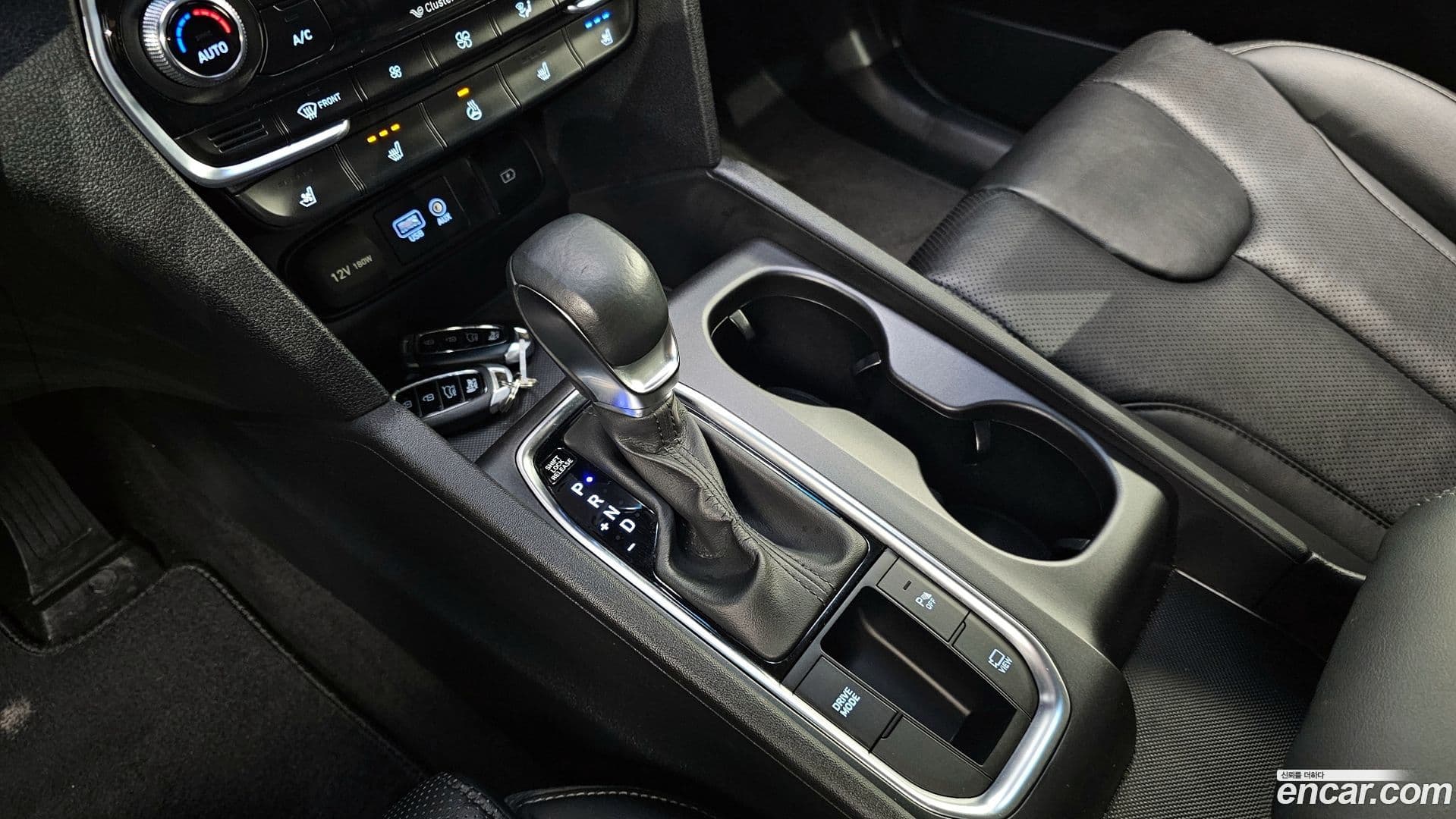 Main__Slider__Photo:Santafe Hyundai 2019.1-8