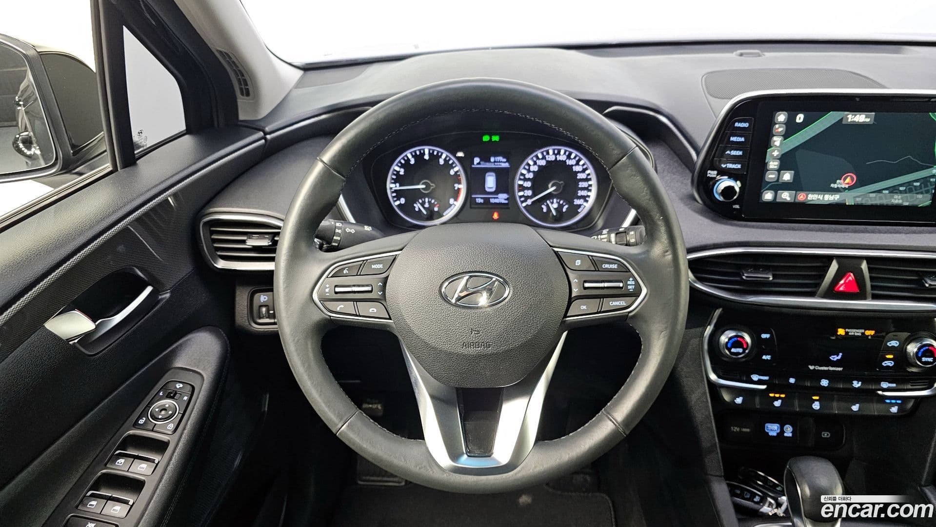 Main__Slider__Photo:Santafe Hyundai 2019.1-14