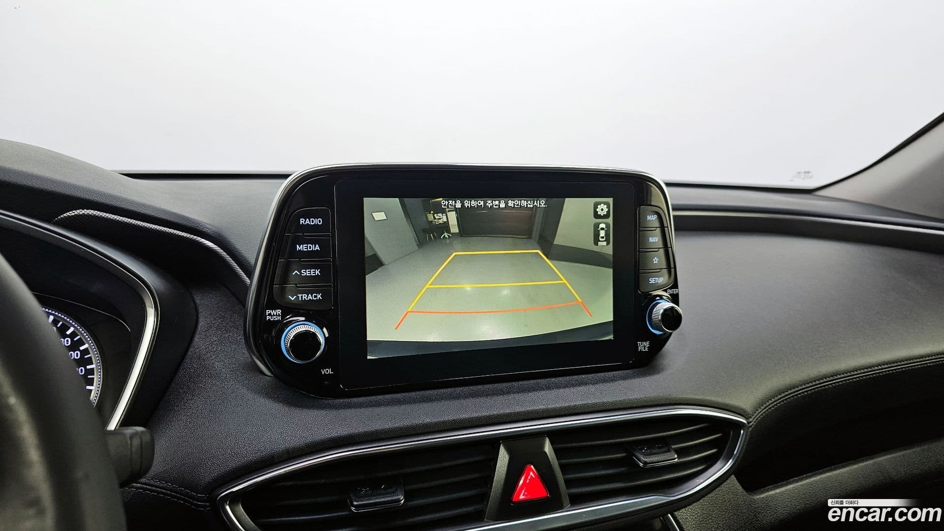 Main__Slider__Photo:Santafe Hyundai 2019.1-16