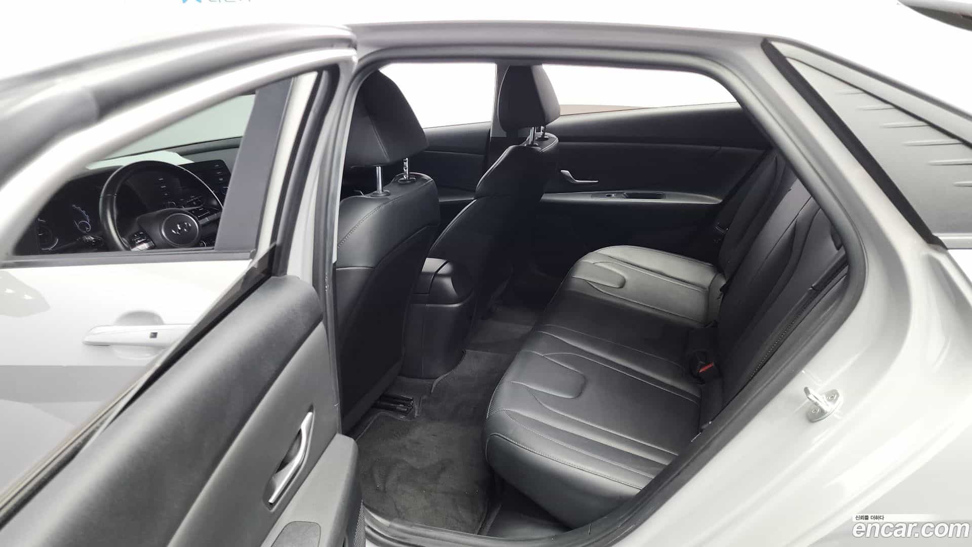 AVANTE Hyundai 2021.11-OPTION-016