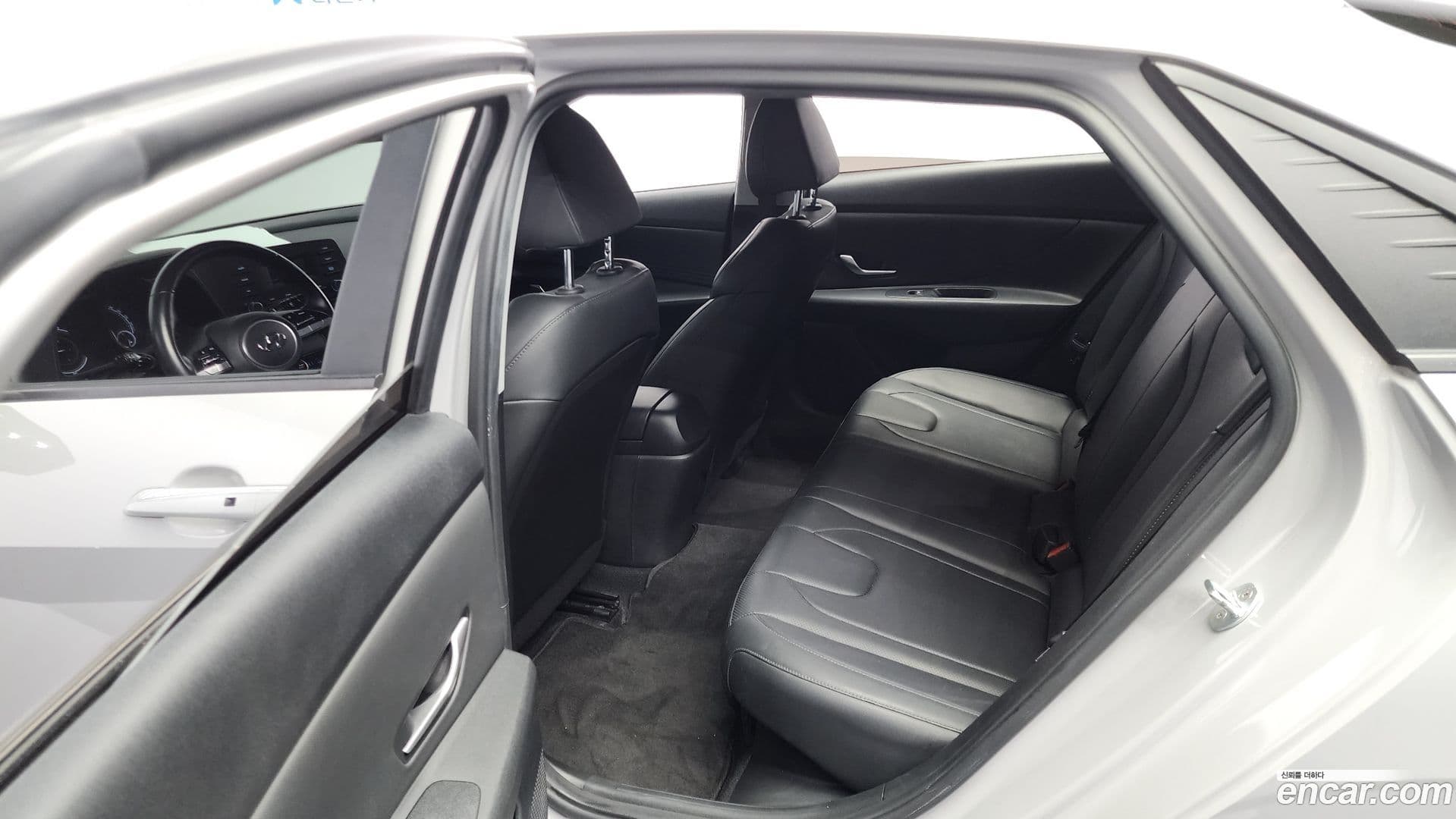 Main__Slider__Photo:AVANTE Hyundai 2021.11-11