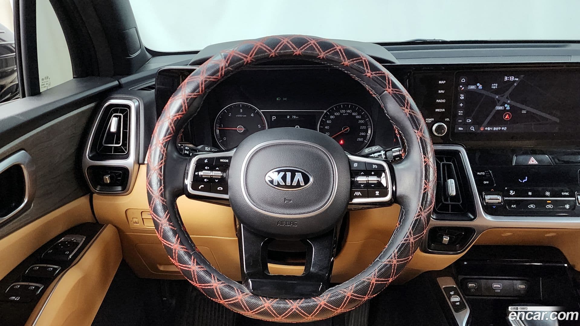 Main__Slider__Photo:Sorento Kia 2020.5-12