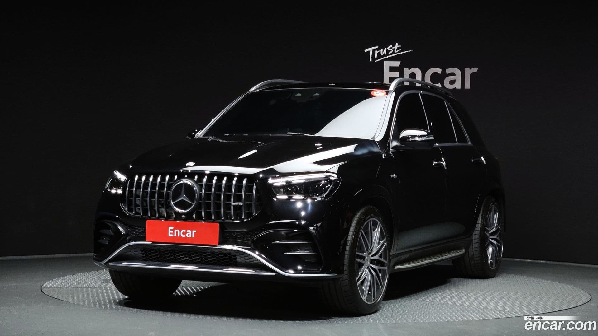 Main__Slider__Photo:GLE-Class Mercedes-Benz 2023.11-0