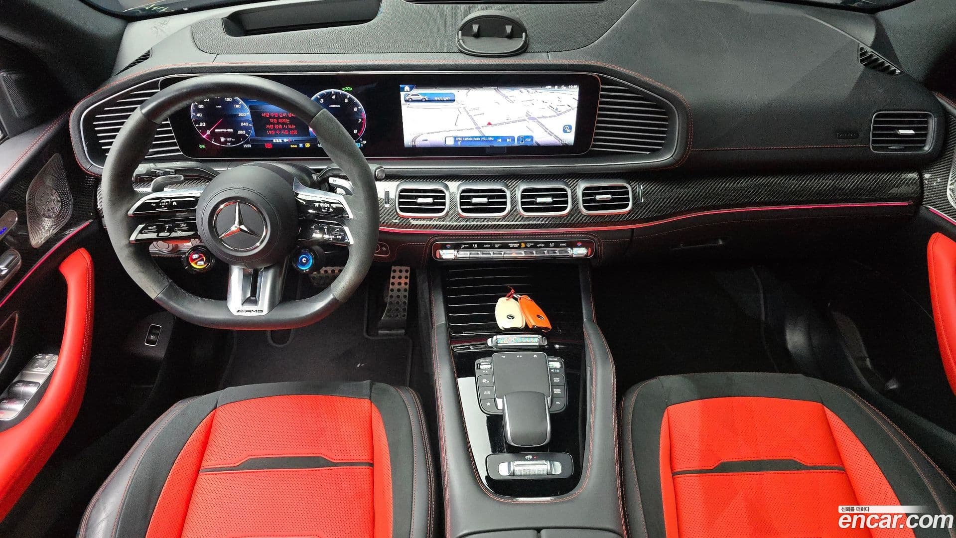 Main__Slider__Photo:GLE-Class Mercedes-Benz 2023.11-6