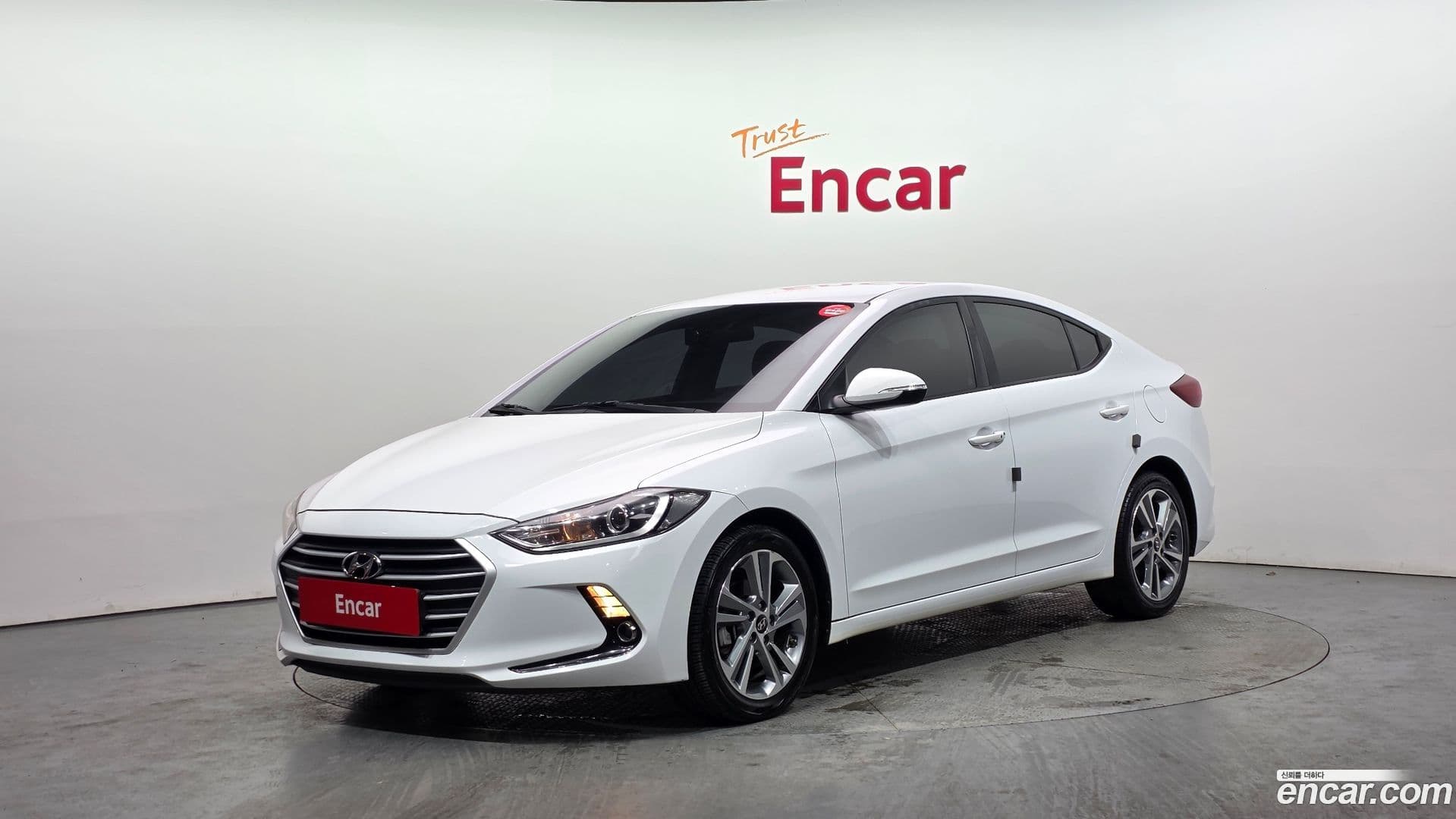 Main__Slider__Photo:AVANTE Hyundai 2018.8-0