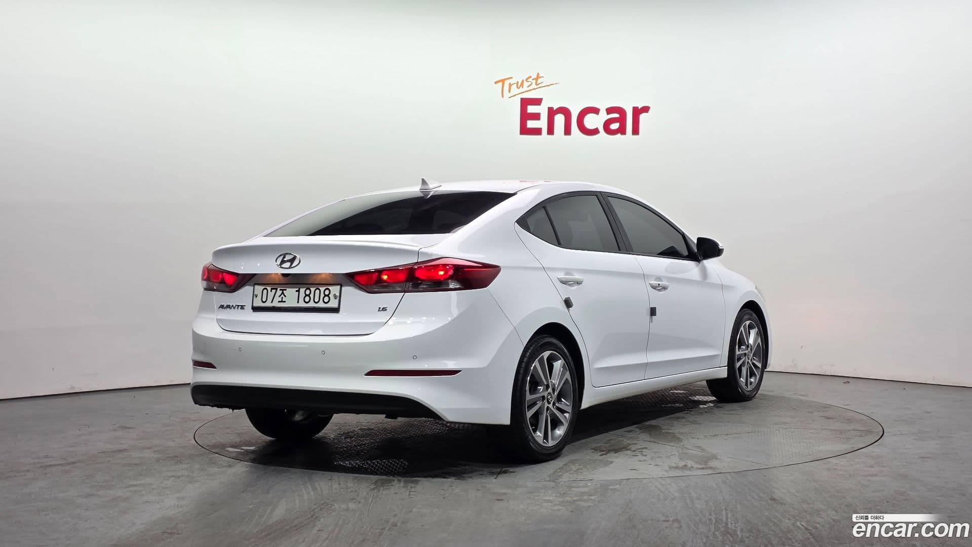 Main__Slider__Photo:AVANTE Hyundai 2018.8-1