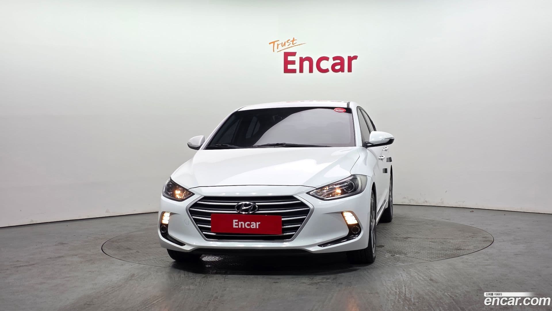 Main__Slider__Photo:AVANTE Hyundai 2018.8-2