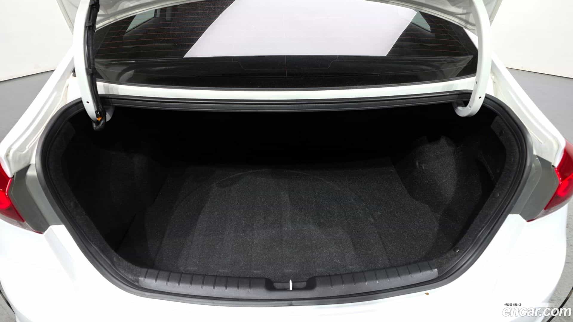 AVANTE Hyundai 2018.8-OPTION-024