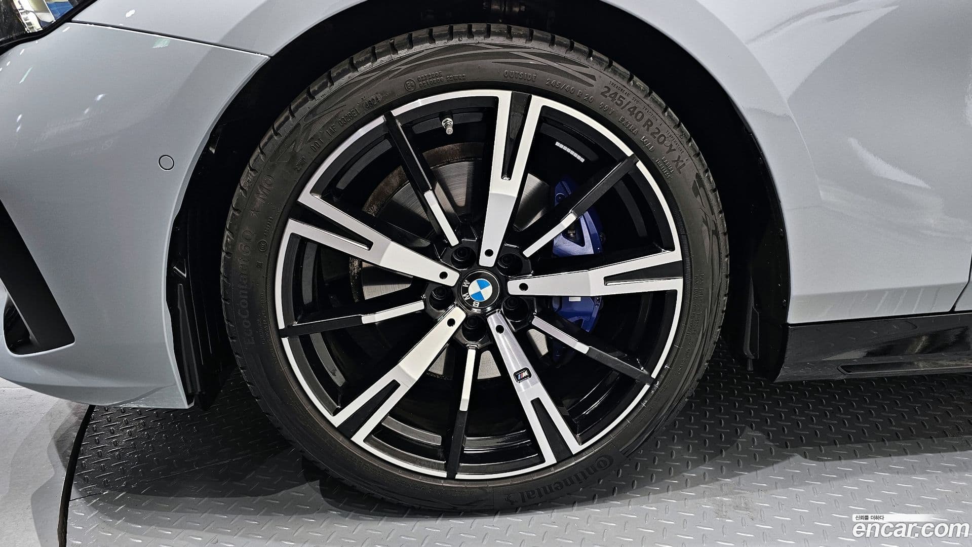 Main__Slider__Photo:5-Series BMW 2025.3-4