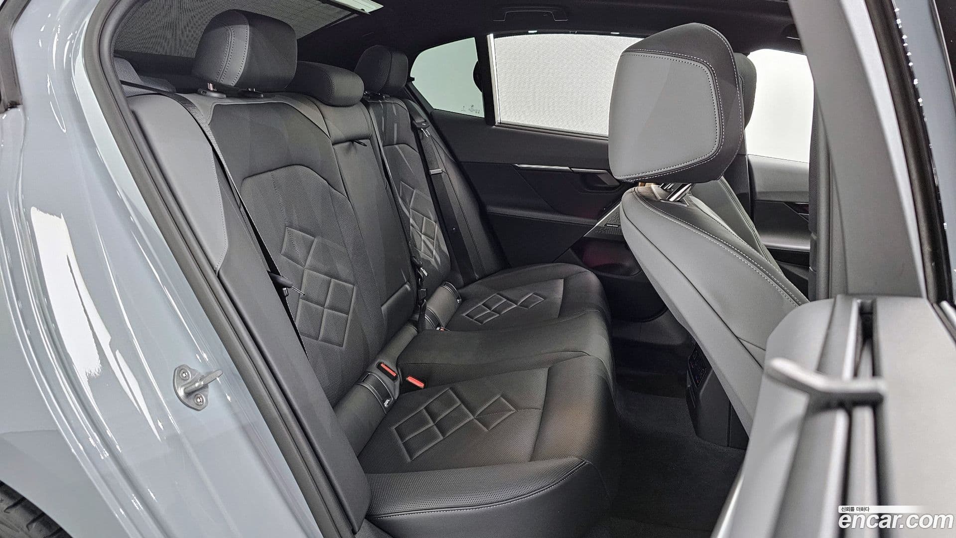 Main__Slider__Photo:5-Series BMW 2025.3-11