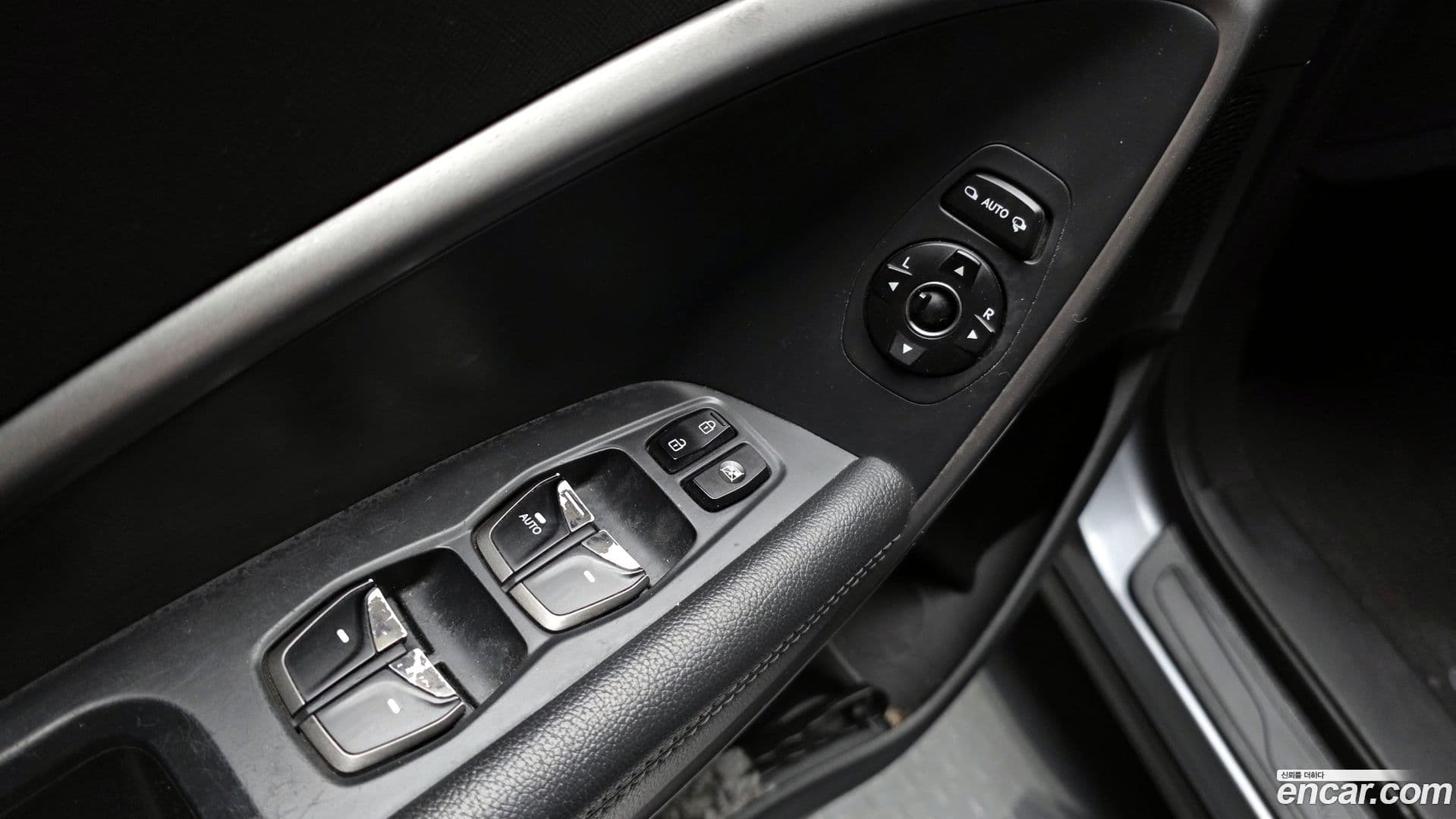 Main__Slider__Photo:Santafe Hyundai 2017.4-17